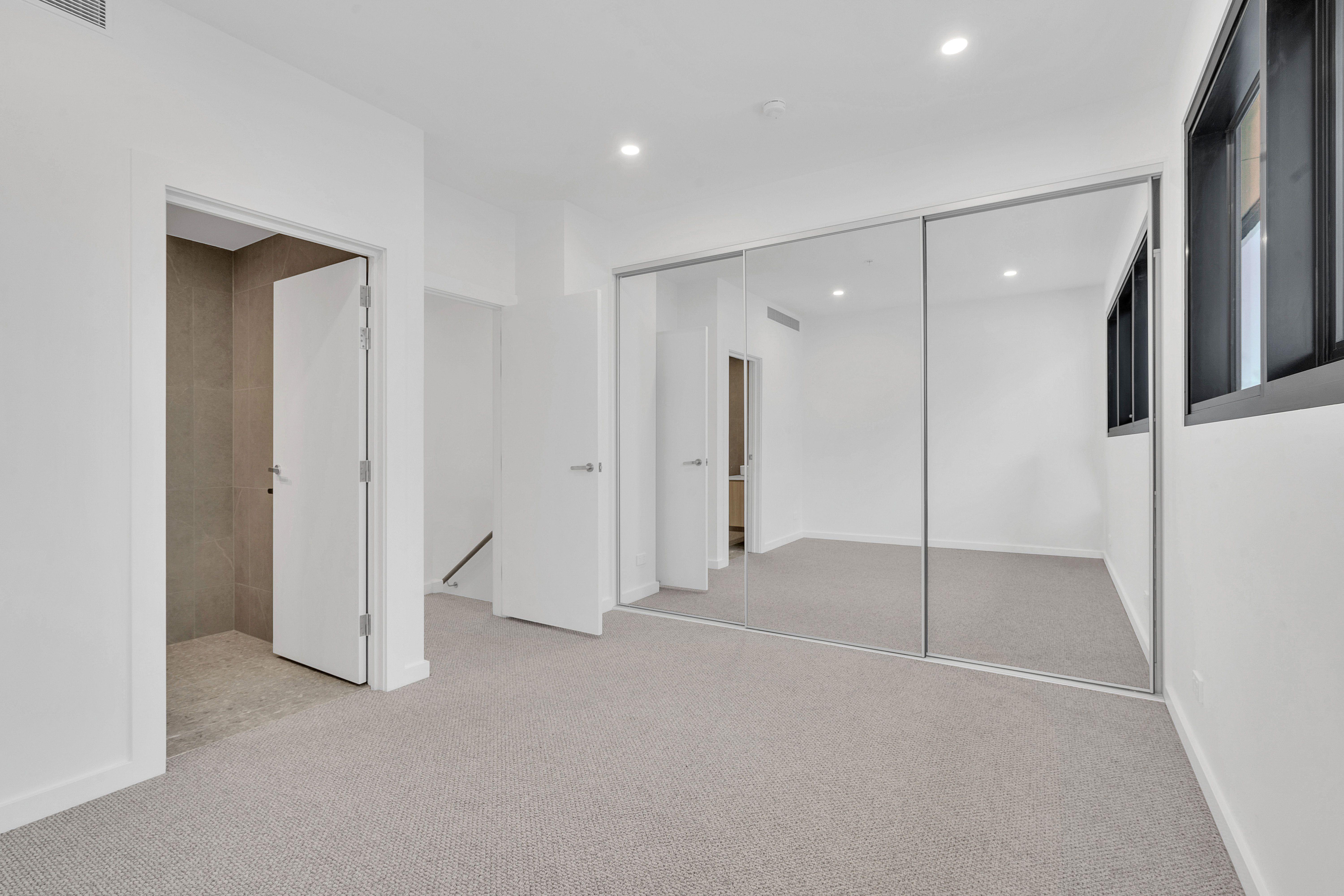 Stylish 2-Bedroom, 2-Bathroom Residence with Stunning Hills Views