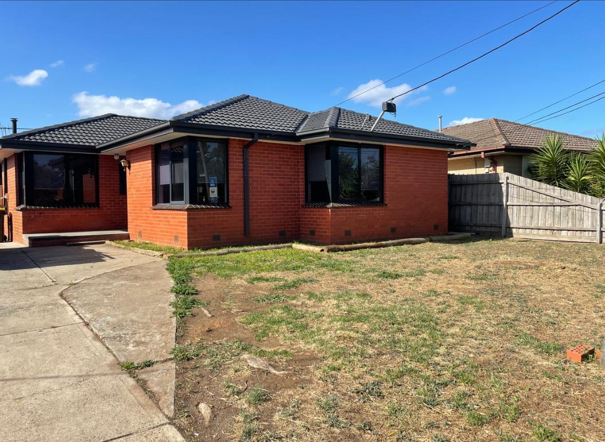 Prop-GPT: House: VIC Thomastown, VIC 3074 Perfect Location **APPLY FOR THIS PROPERTY NOW**