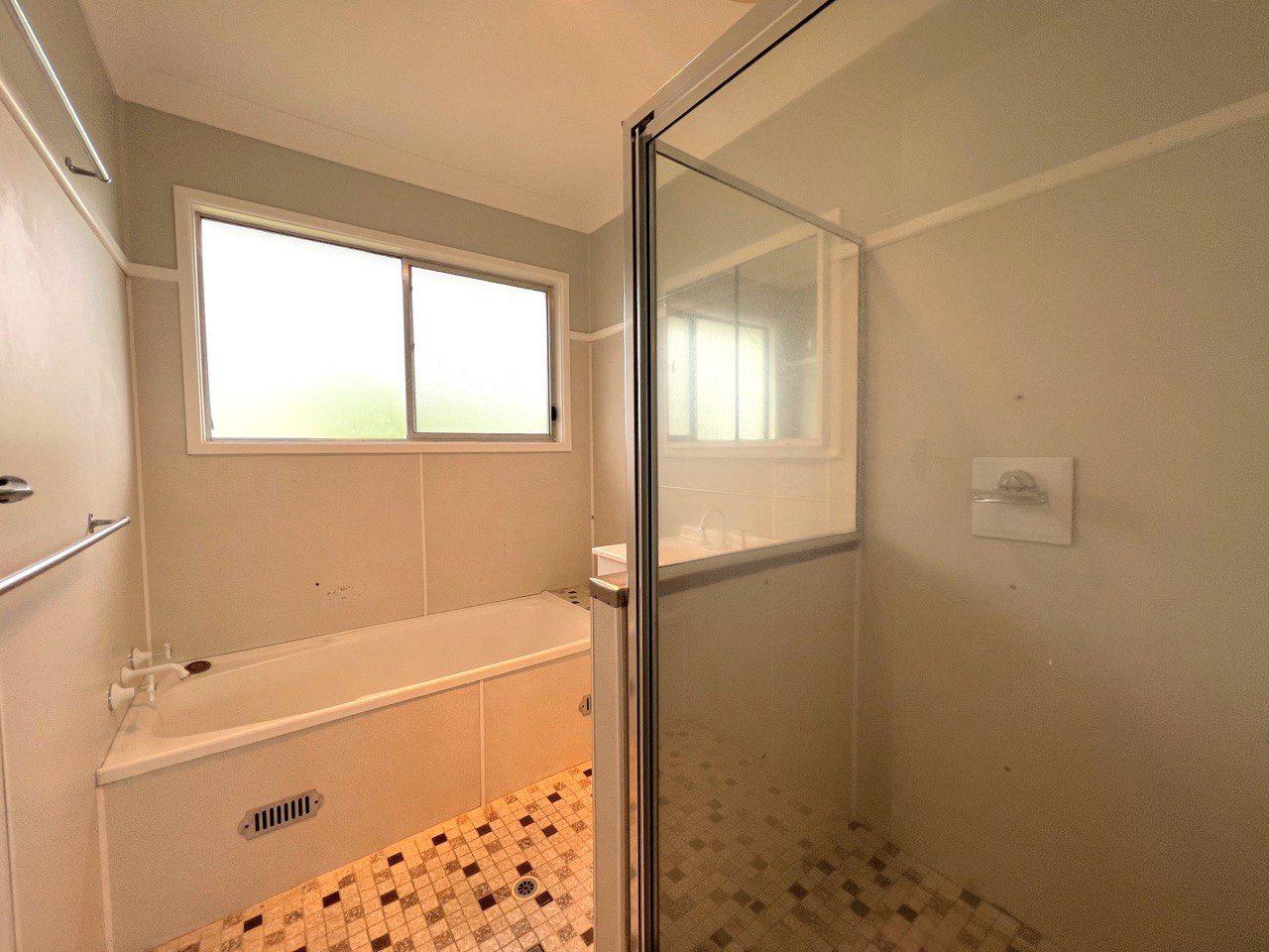 Ray White Parkes - 02 6862 1900