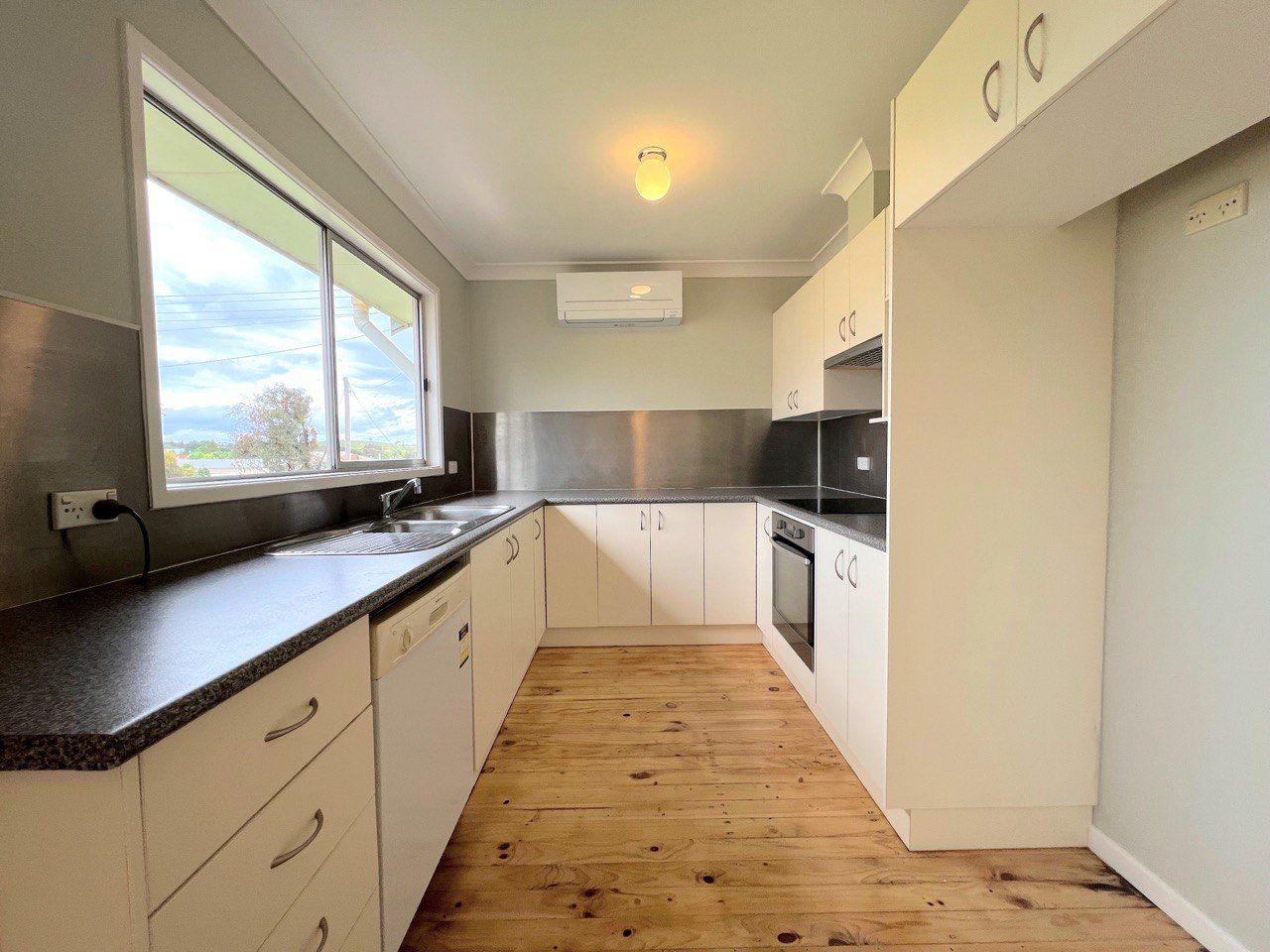 Ray White Parkes - 02 6862 1900