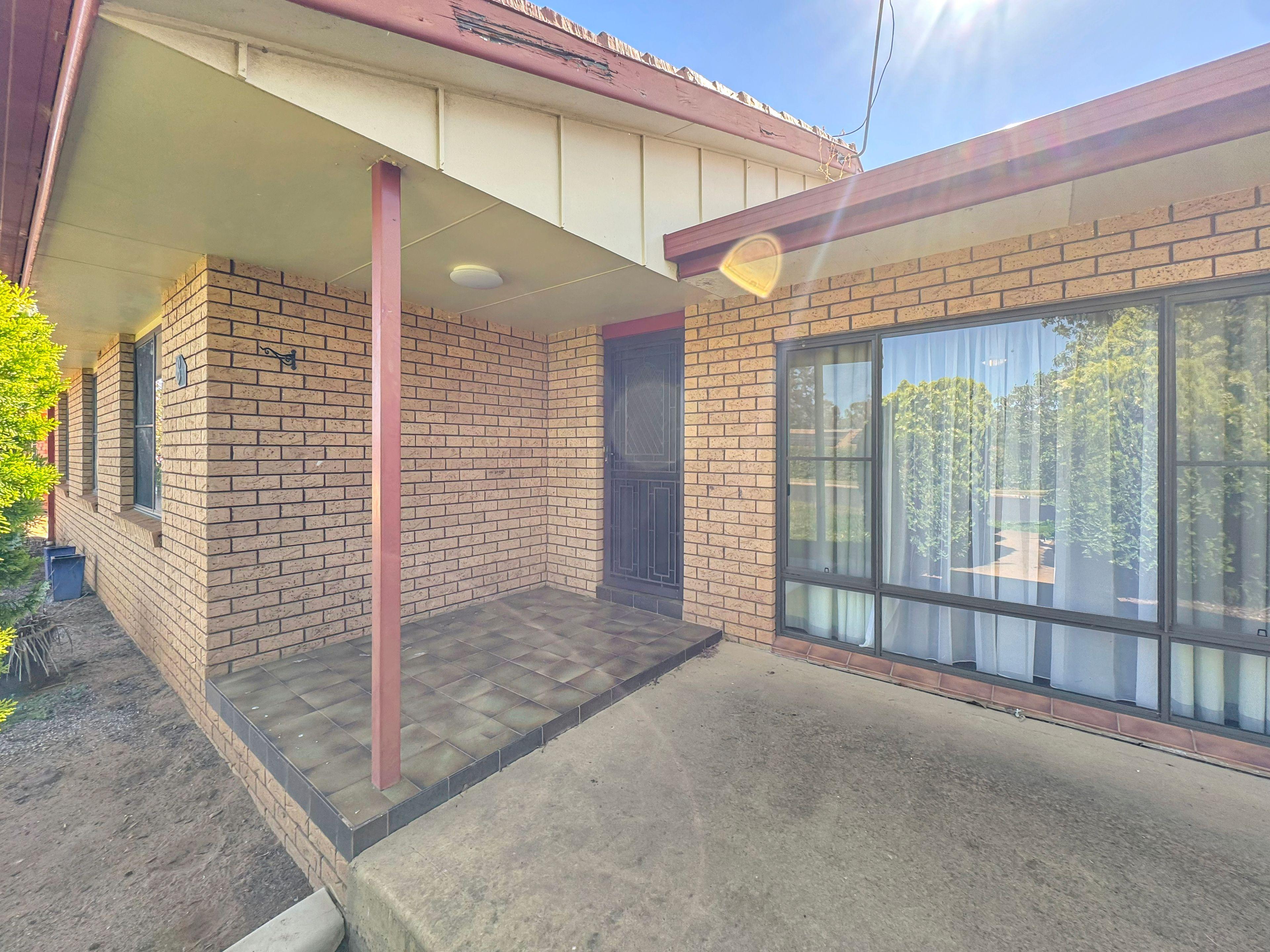 Prop-GPT: House: NSW Dubbo, NSW 2830 Inviting 3-Bedroom Family Home with Rumpus Room and Outdoor Space