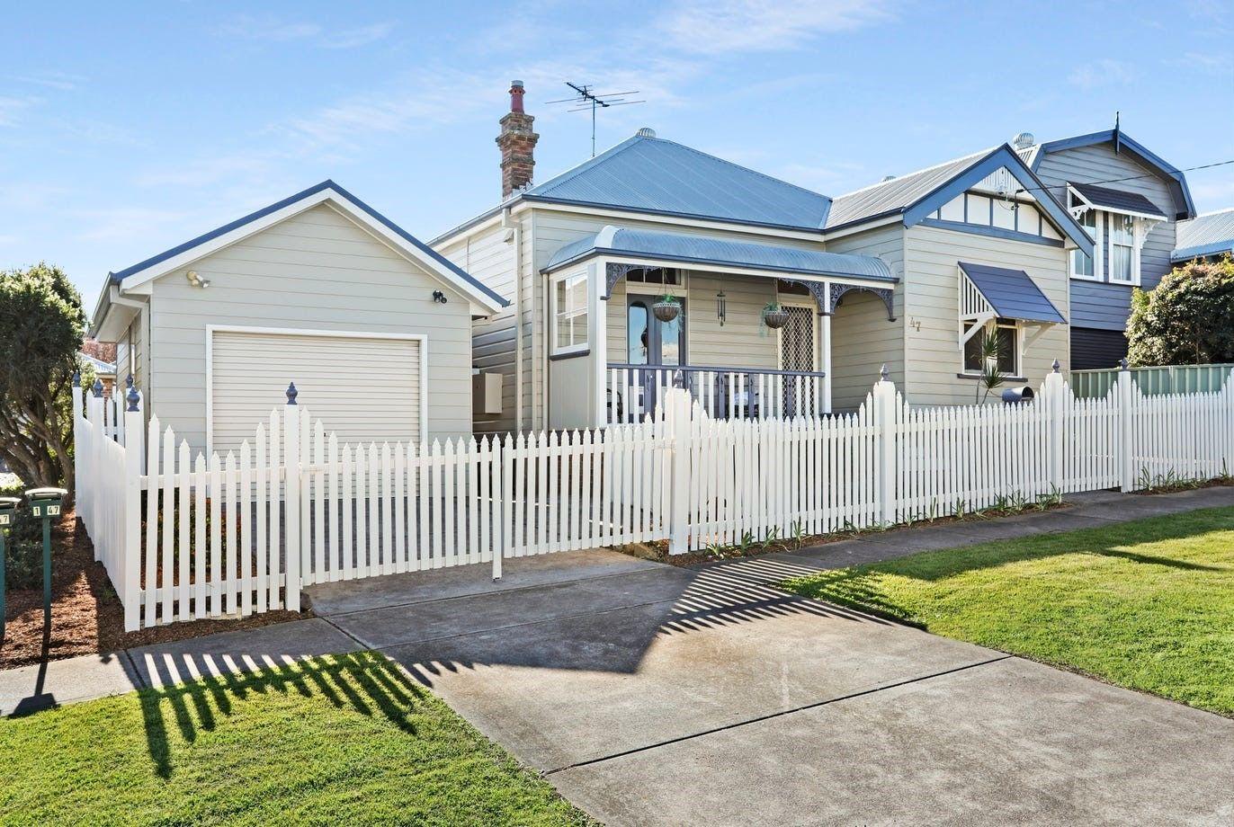 Prop-GPT: House: NSW East Maitland, NSW 2323 Charming Three Bedroom Family Home