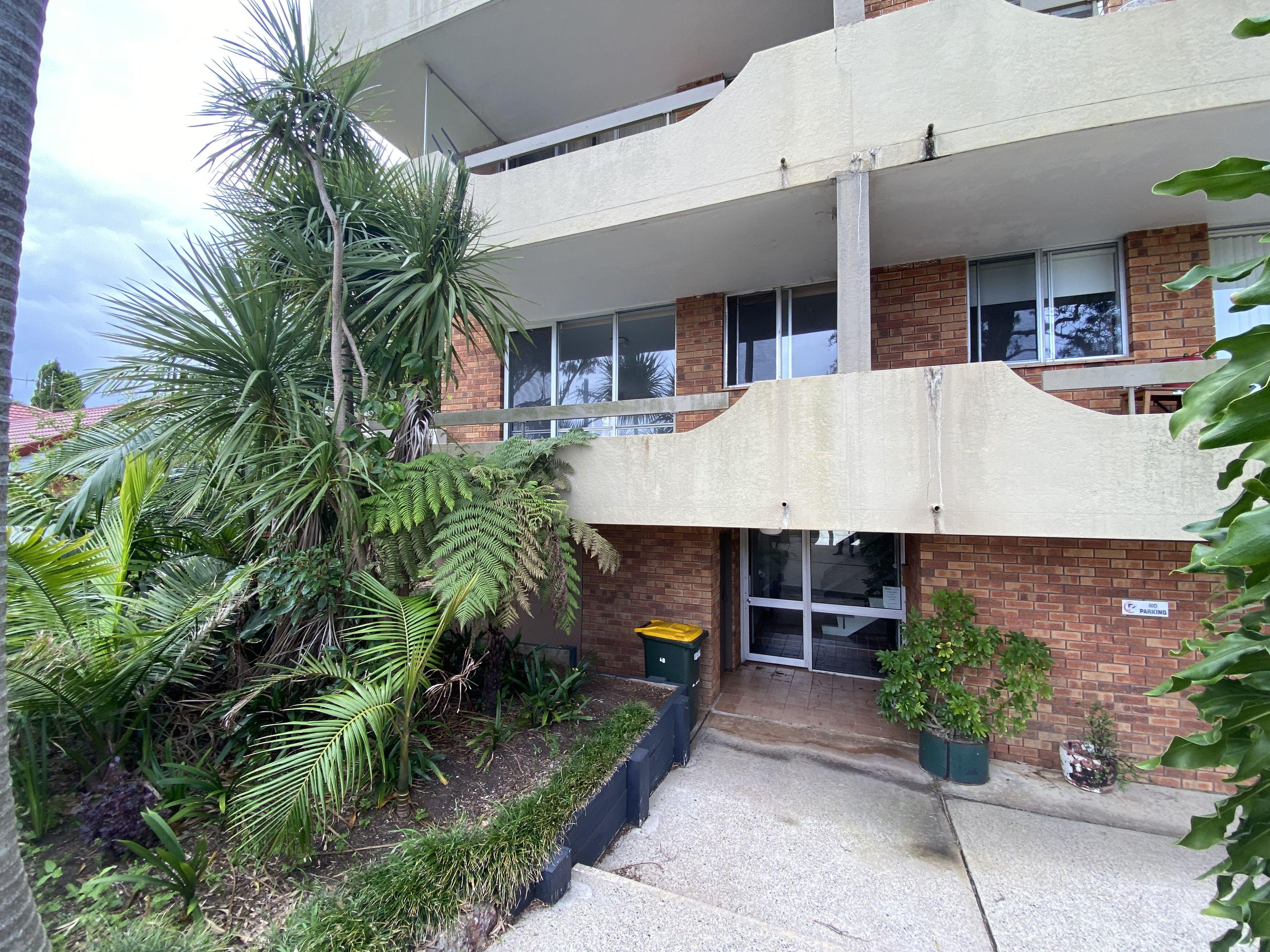 Coastal Living at Its Best - Walk to Beach & Town!