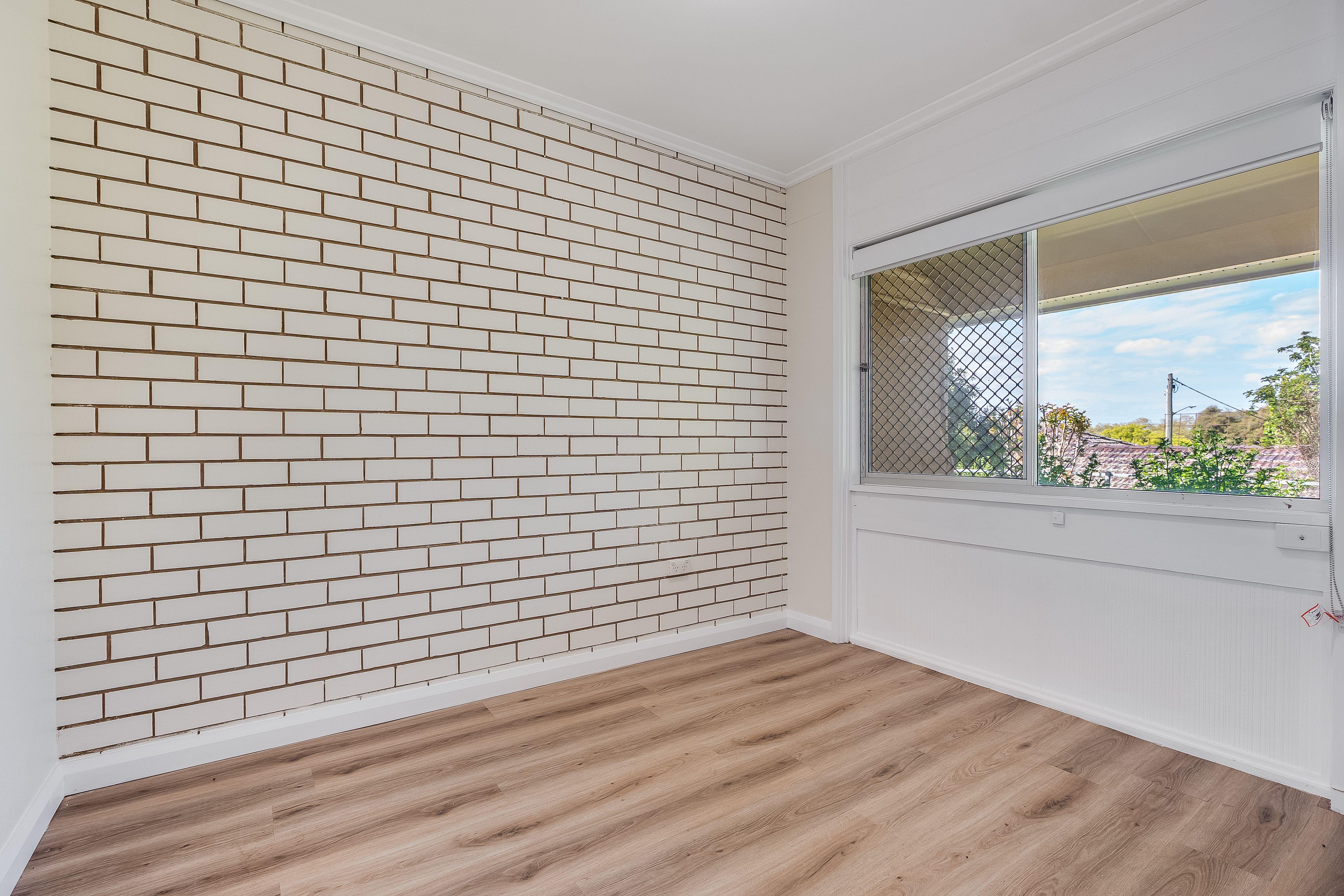 Spacious & Stylish Unit - Prime Location