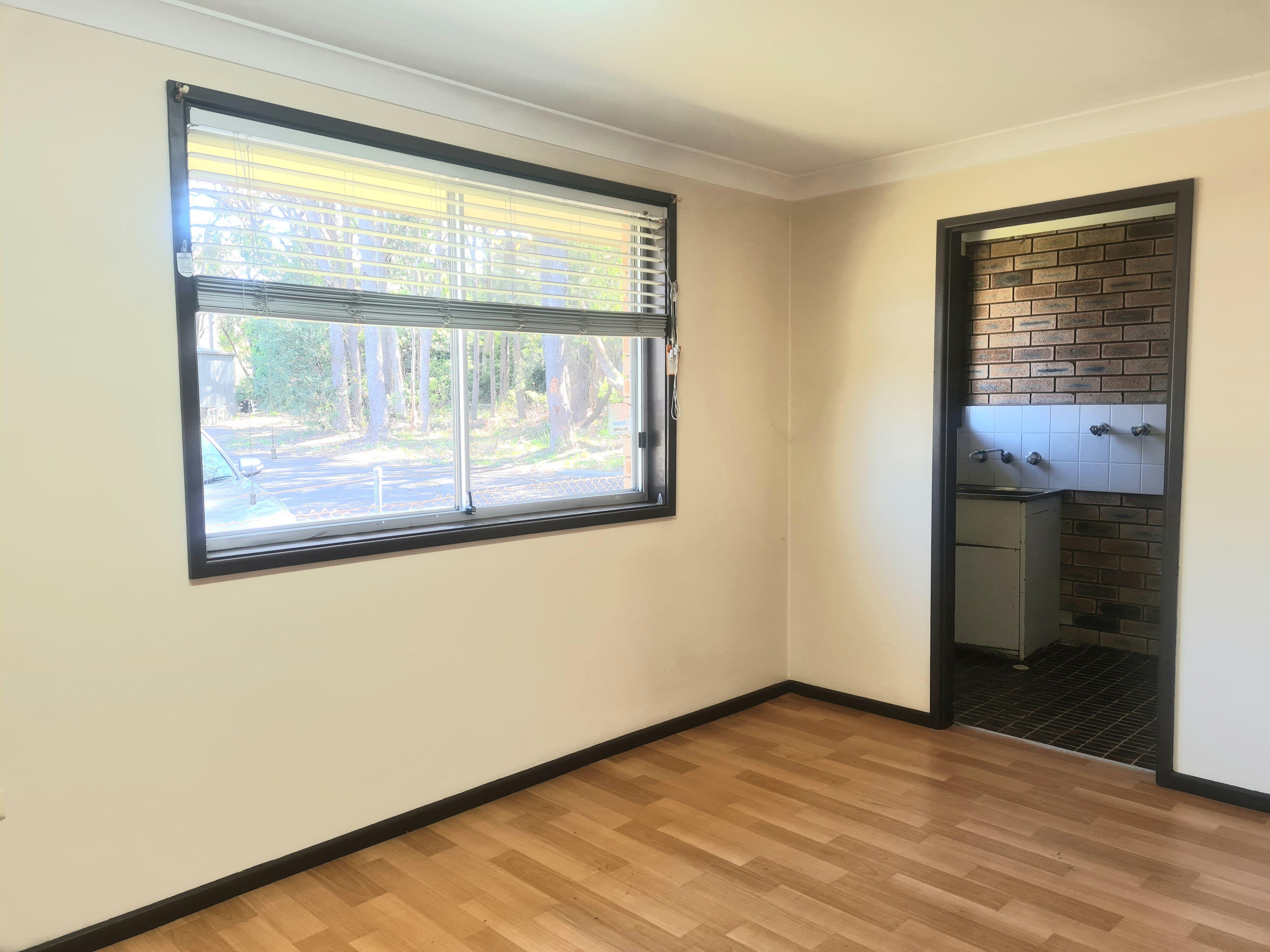 Relaxed 1 Bedder with Garage