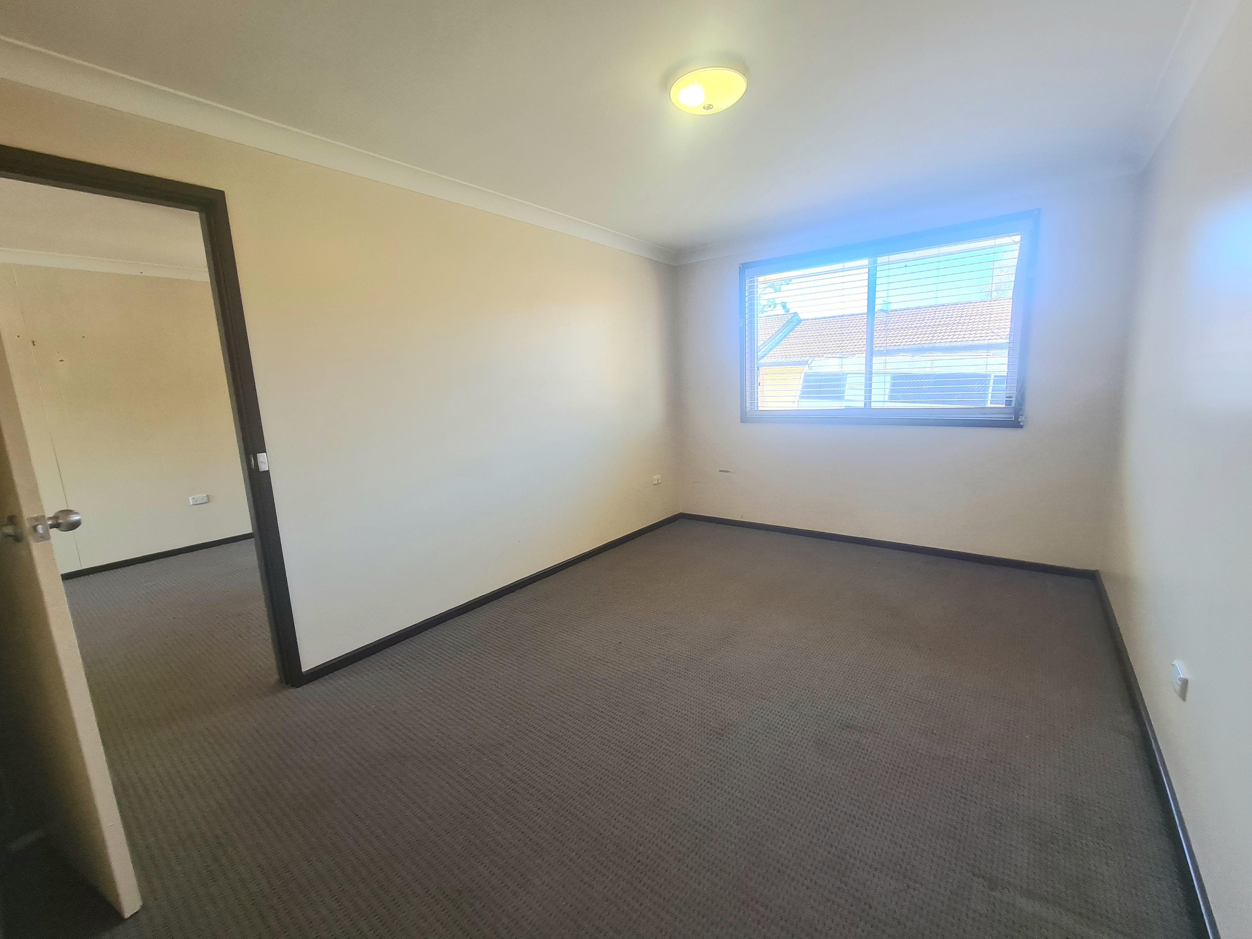 Relaxed 1 Bedder with Garage