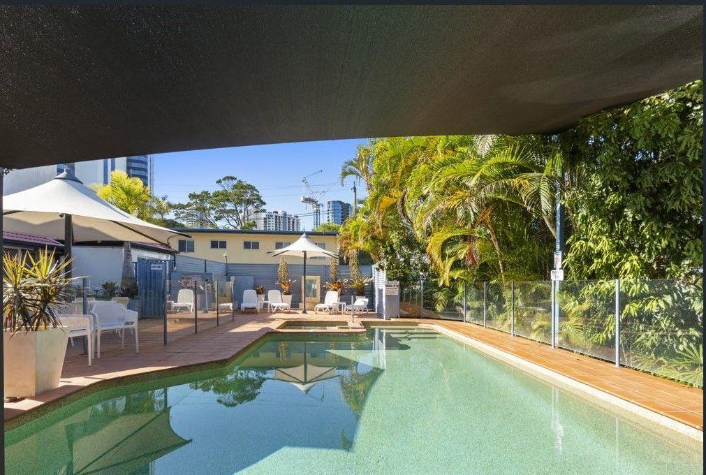 Fully Furnished Coastal Apartment - Walk to Beach, Light Rail & Broadbeach