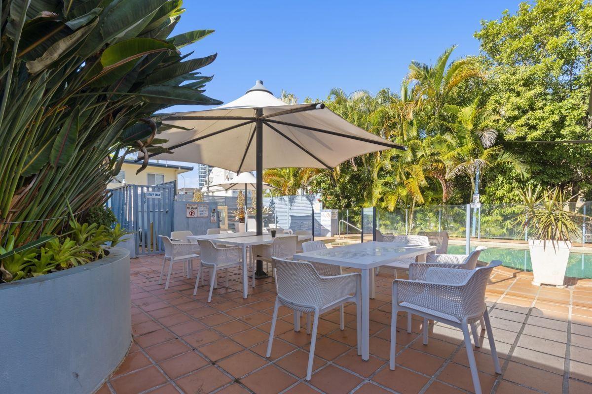 Fully Furnished Coastal Apartment - Walk to Beach, Light Rail & Broadbeach