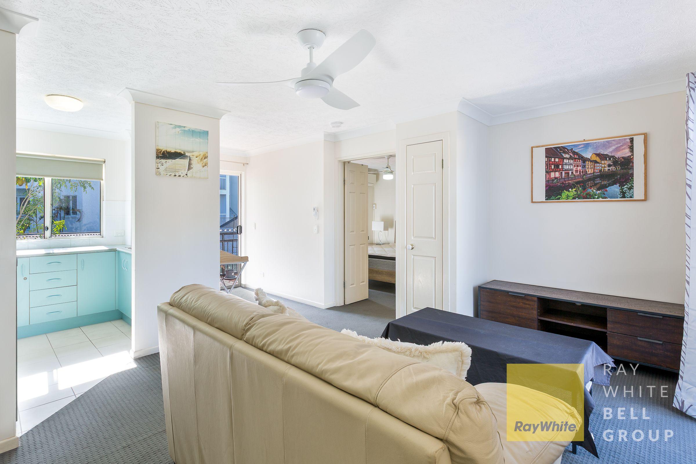 Fully Furnished Coastal Apartment - Walk to Beach, Light Rail & Broadbeach