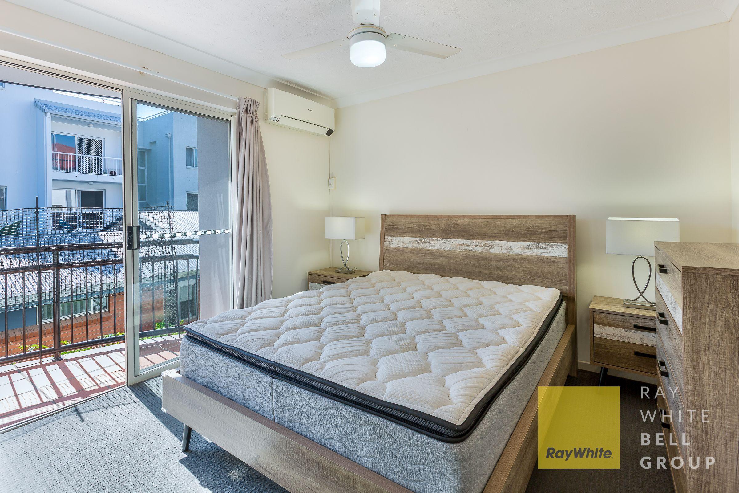 Fully Furnished Coastal Apartment - Walk to Beach, Light Rail & Broadbeach