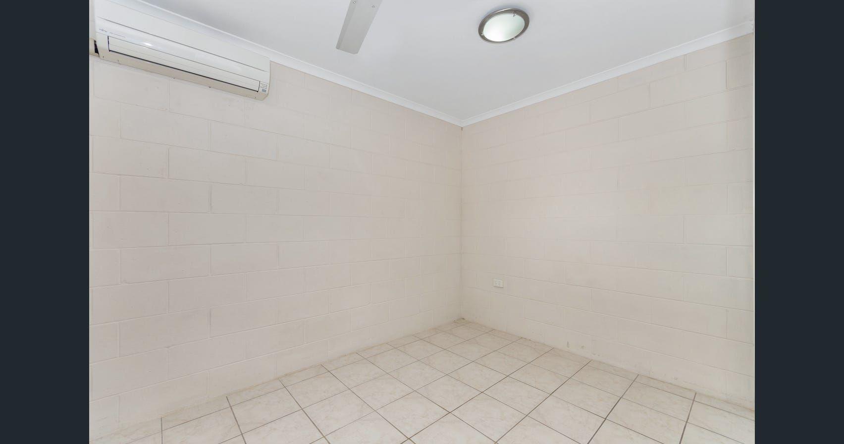 Tidy Apartment in Convenient Location!