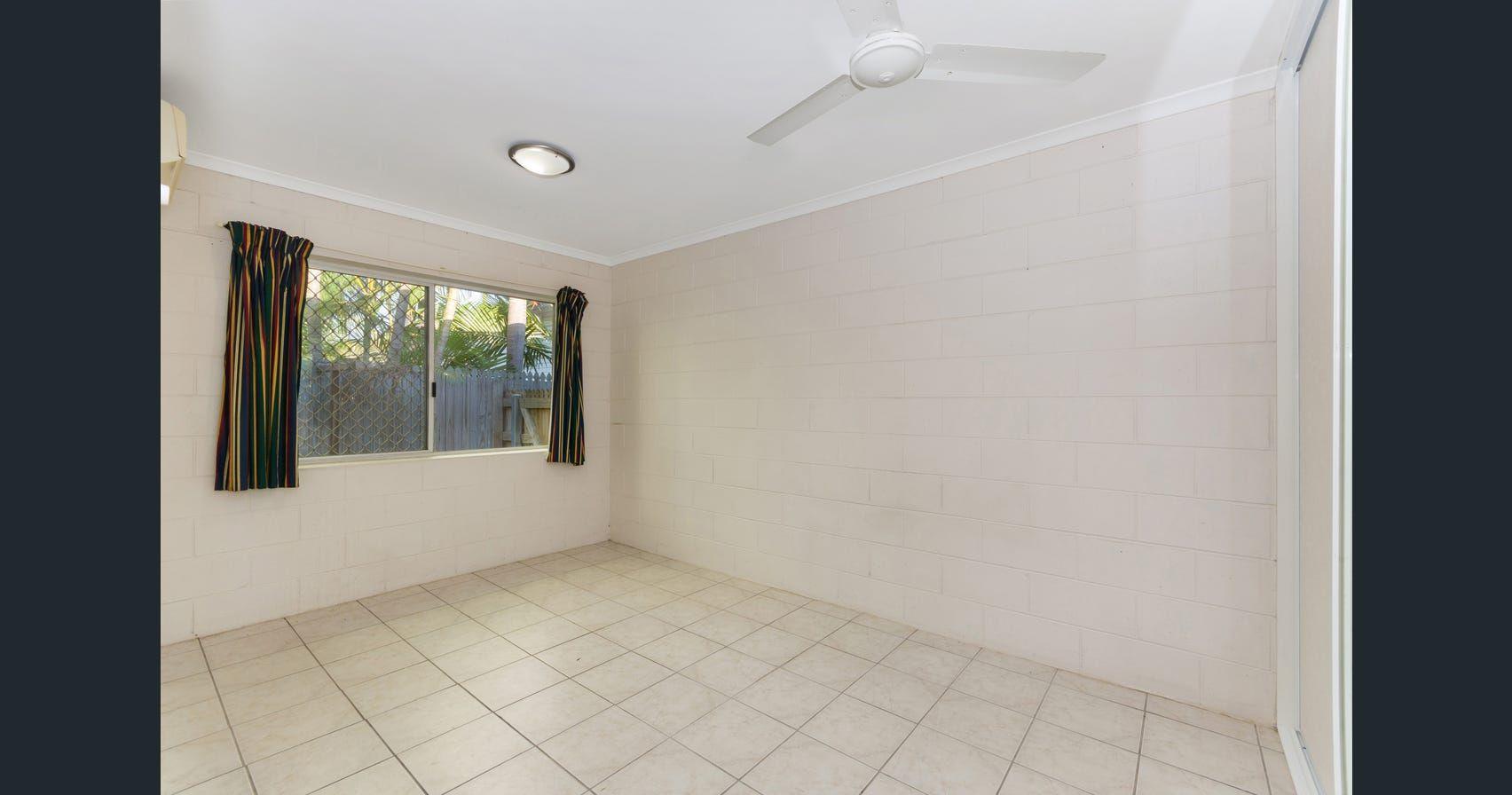 Tidy Apartment in Convenient Location!