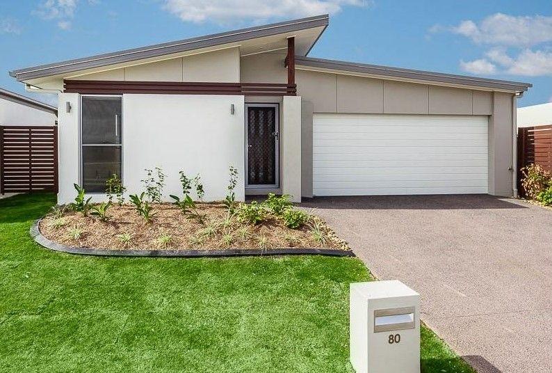 Comfortable home overlooking park!