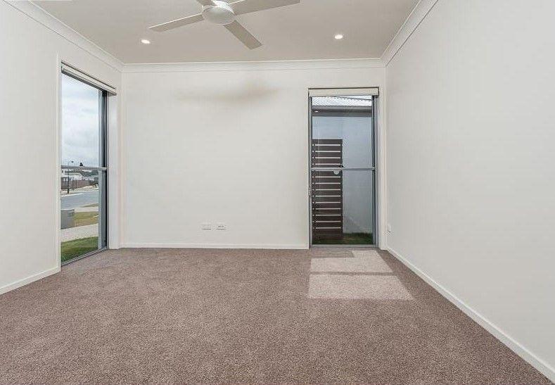 Comfortable home overlooking park!