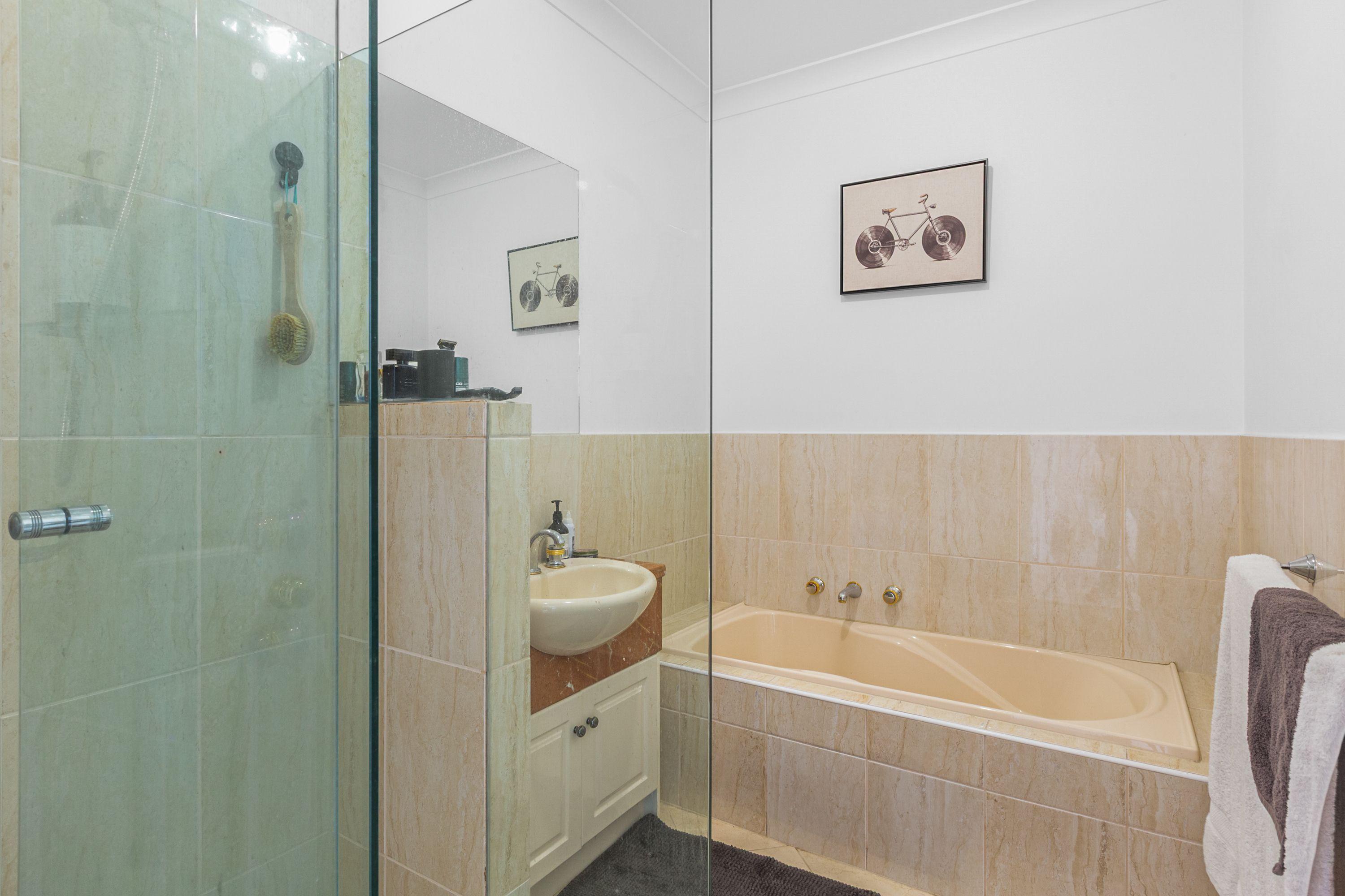 Beautiful Modern Home in the Heart of Glenelg!