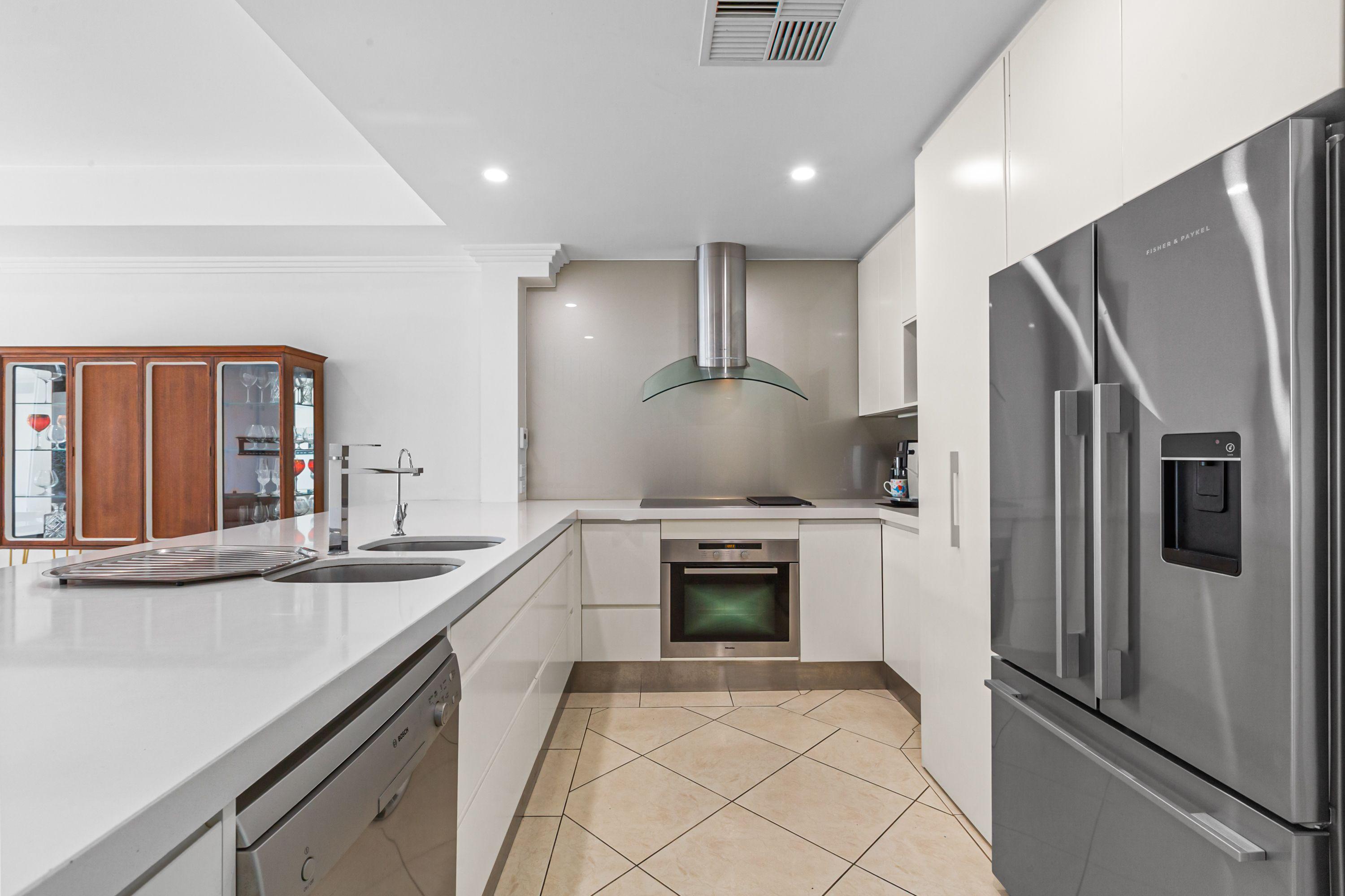 Beautiful Modern Home in the Heart of Glenelg!