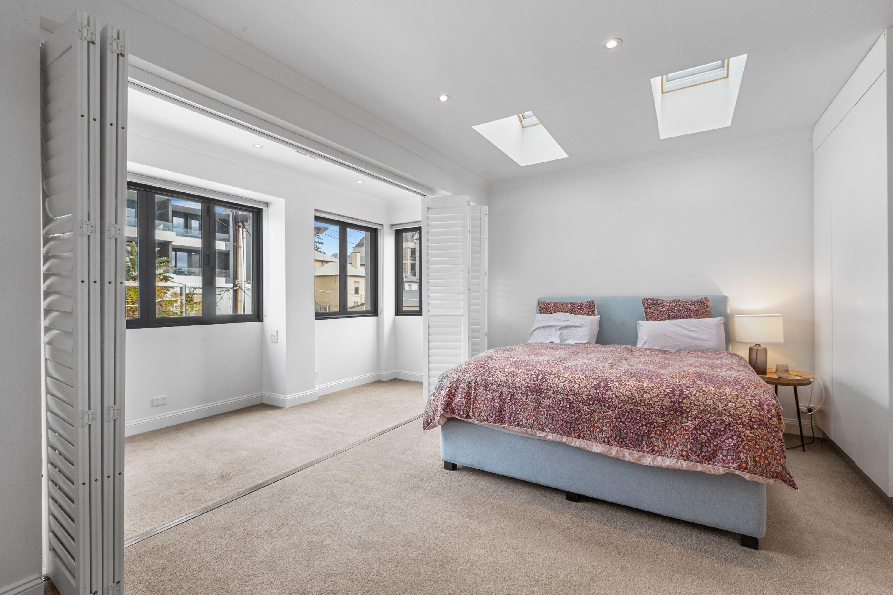 Beautiful Modern Home in the Heart of Glenelg!