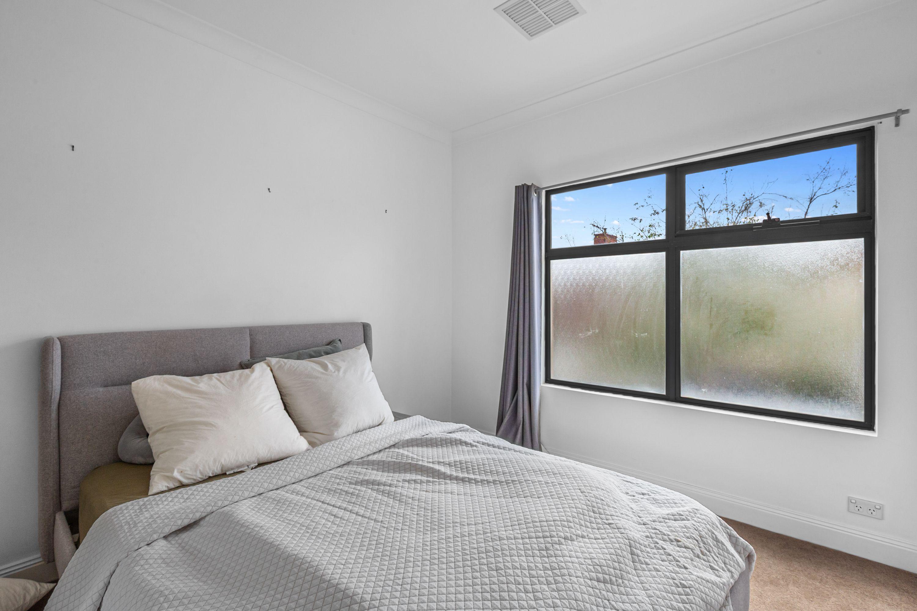 Beautiful Modern Home in the Heart of Glenelg!