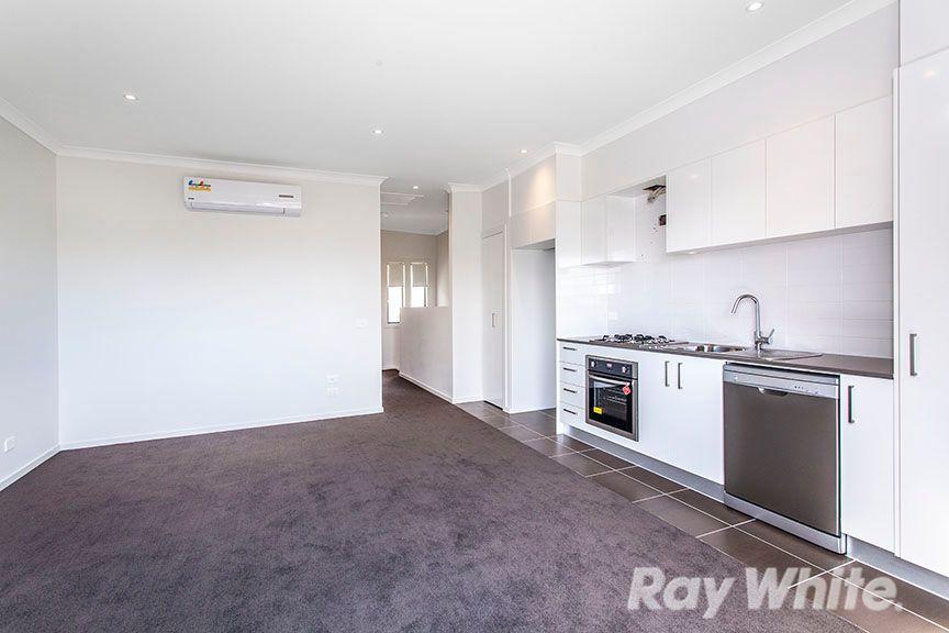 Prop-GPT: Unit: VIC Rowville, VIC 3178 Beautiful Townhouse in Prime Location