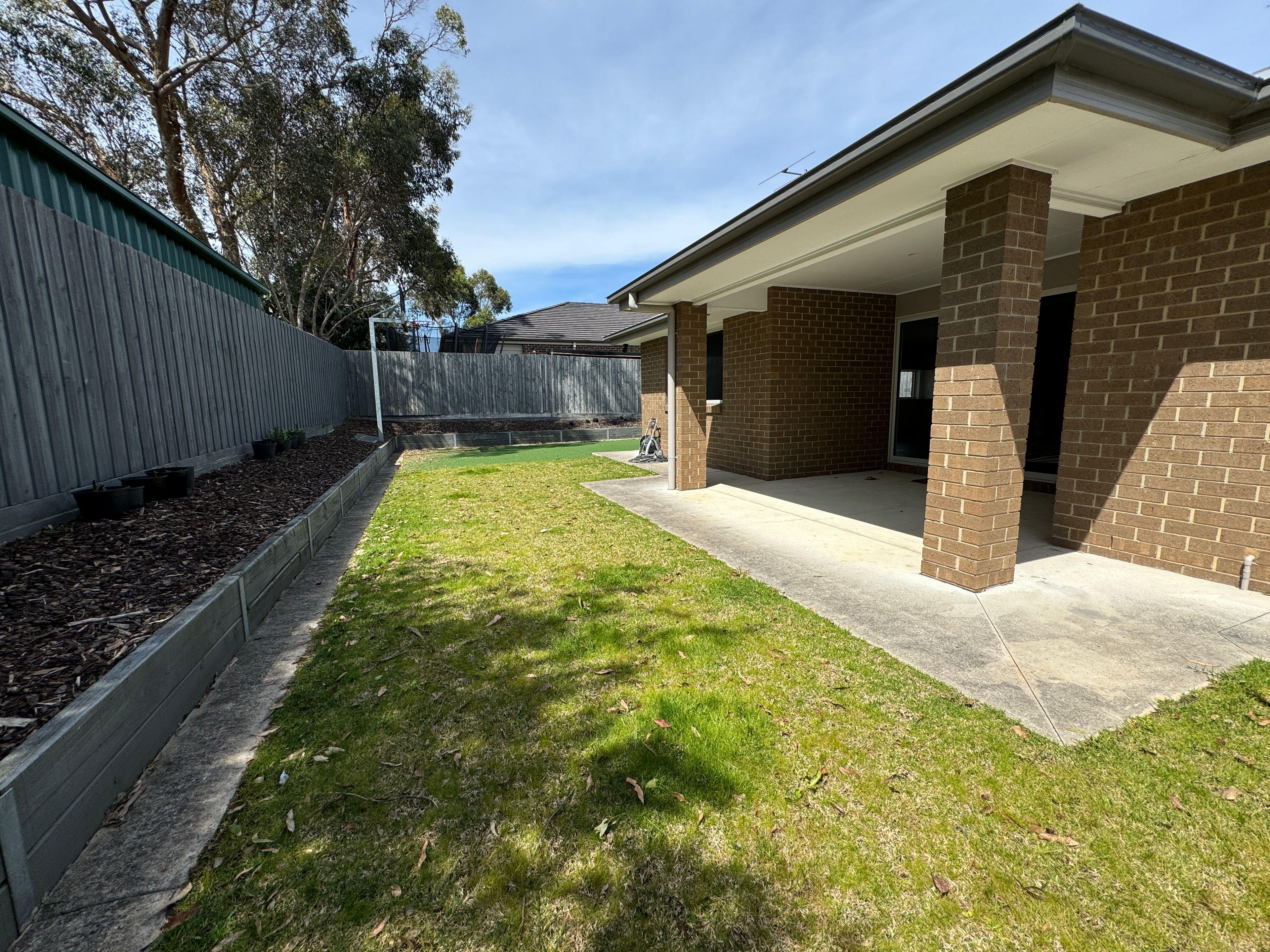 Charming Inverloch Home: Comfort, Convenience, and Dual Living Spaces