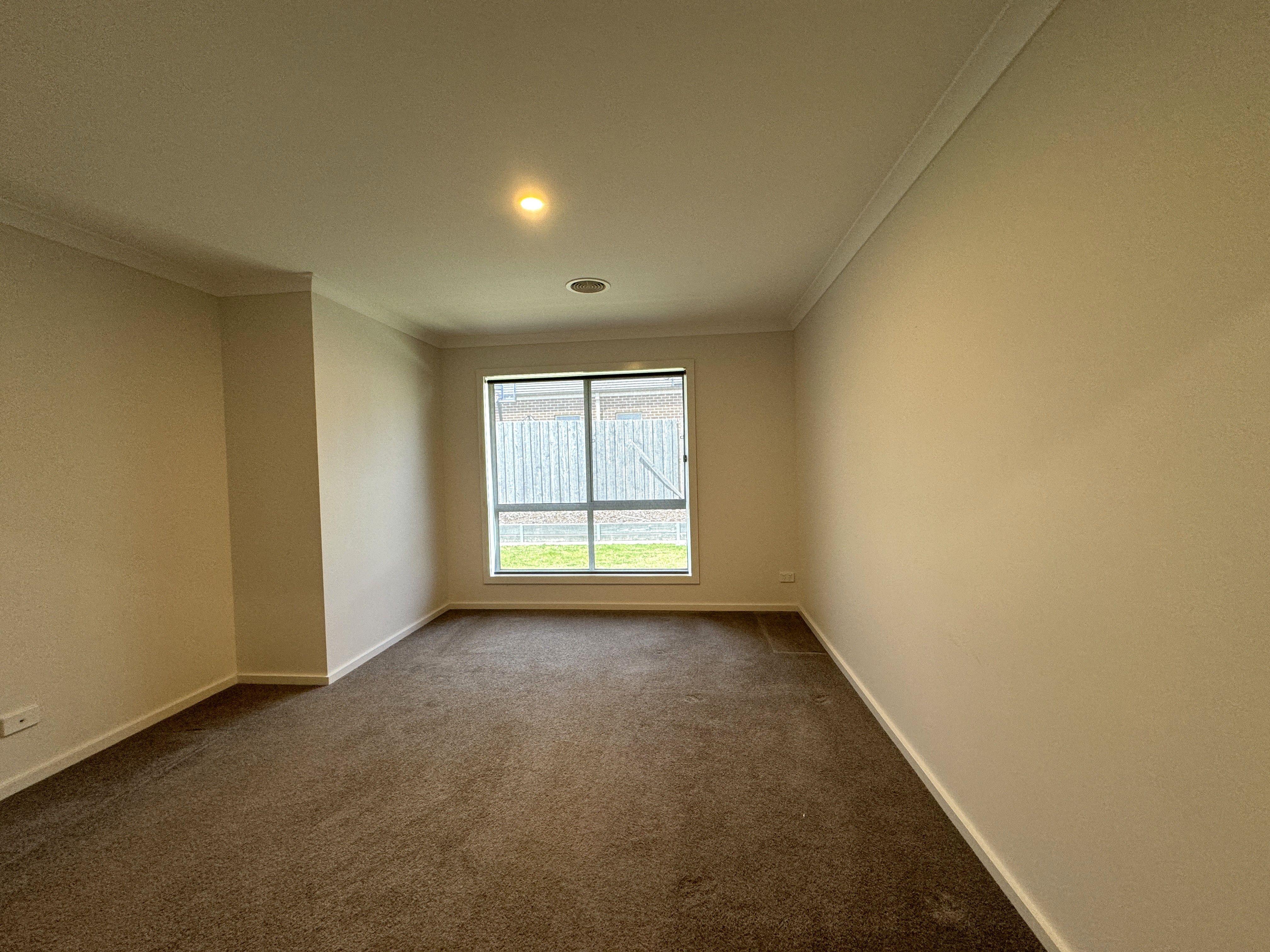 Charming Inverloch Home: Comfort, Convenience, and Dual Living Spaces