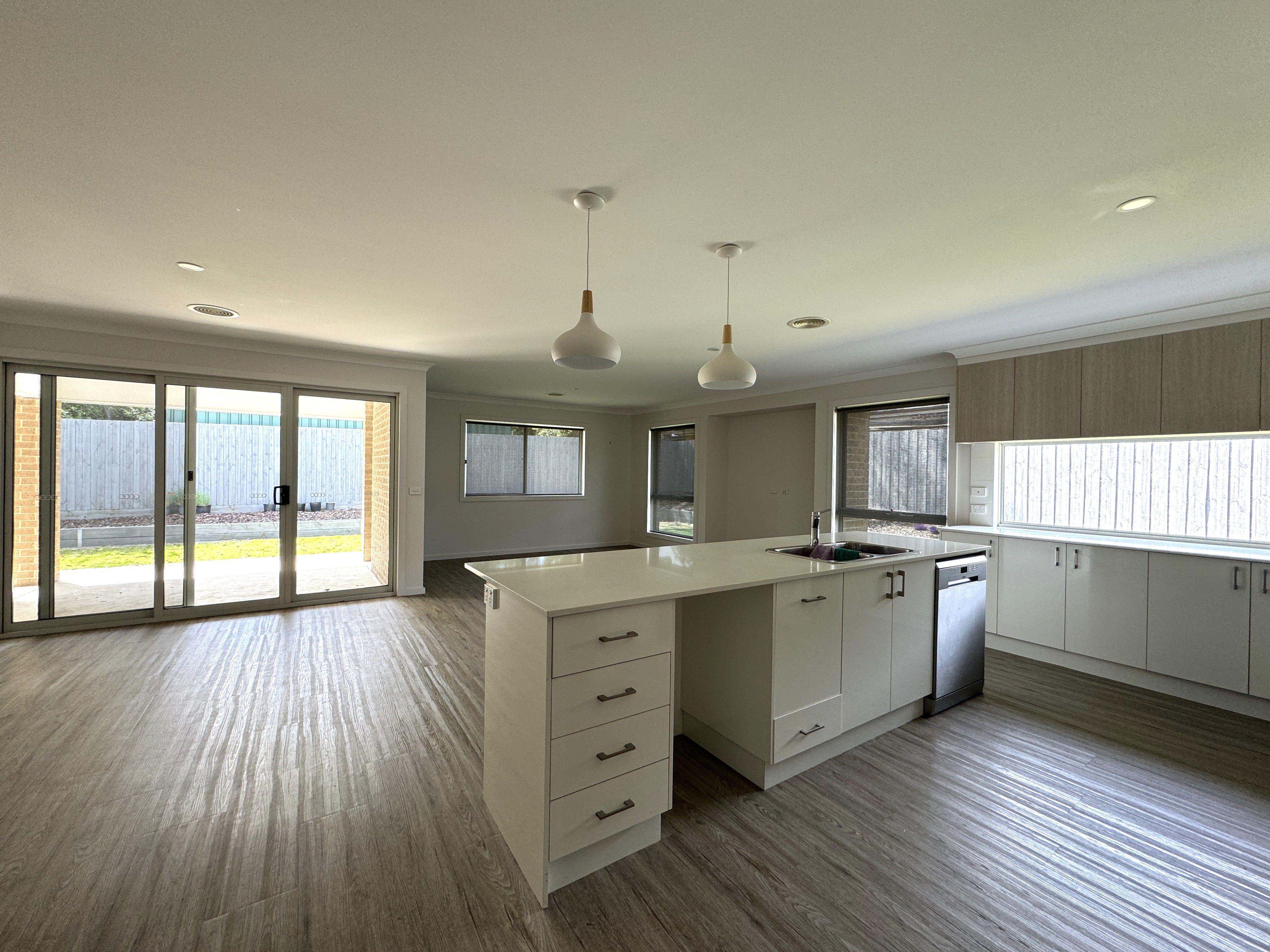 Charming Inverloch Home: Comfort, Convenience, and Dual Living Spaces