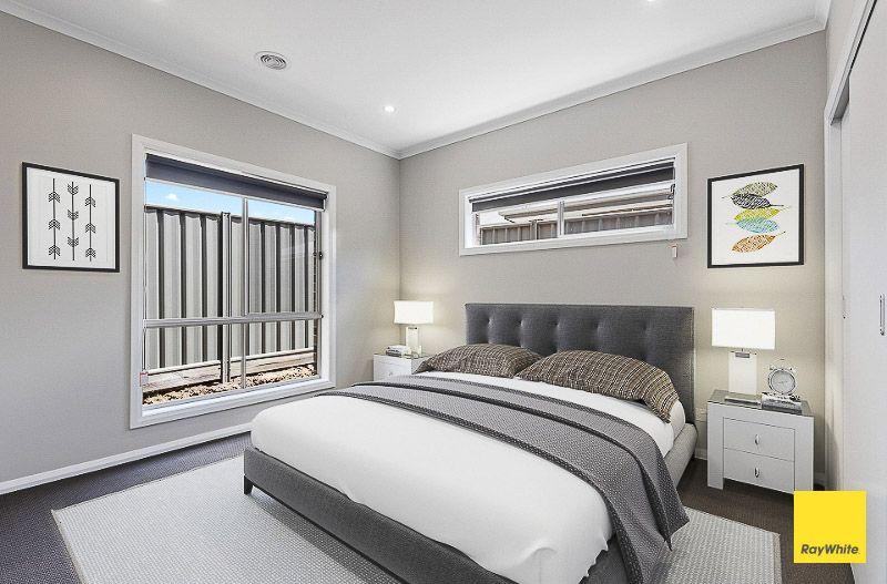 Modern 3-Bedroom Townhouse in Prime Golden Square Location