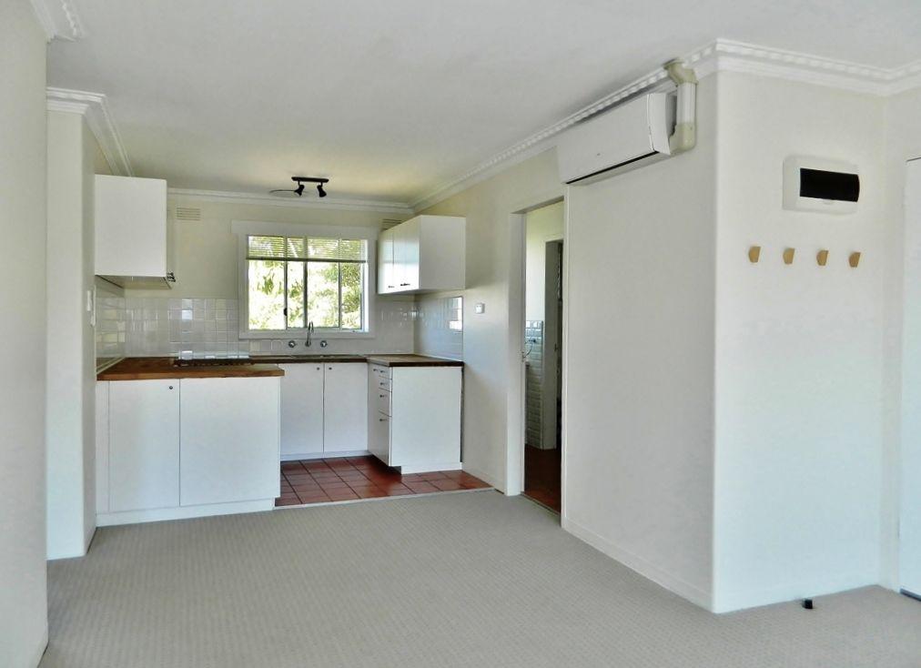 Prop-GPT: Apartment: VIC Williamstown, VIC 3016 Stylish Bayside Living in Williamstown's Premier Street