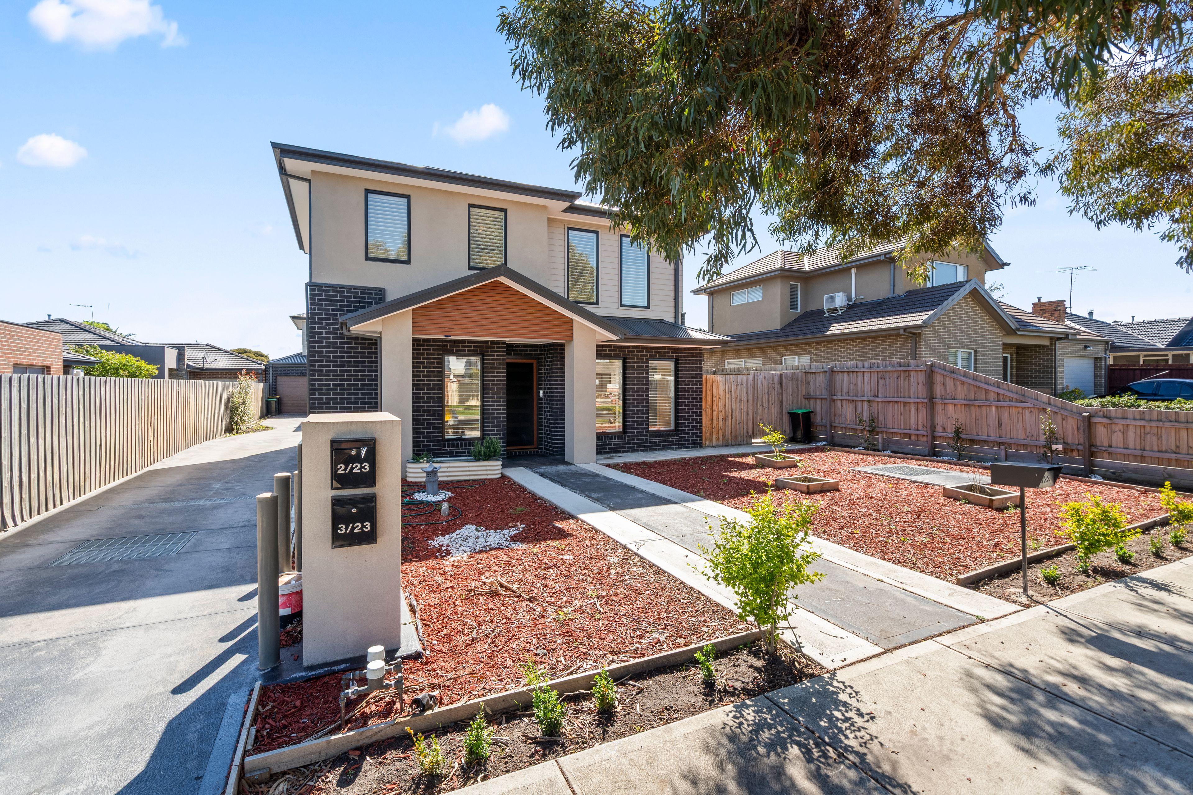 Prop-GPT: Unit: VIC Glenroy, VIC 3046 Stylish & Spacious Modern Unit in Prime Glenroy Location