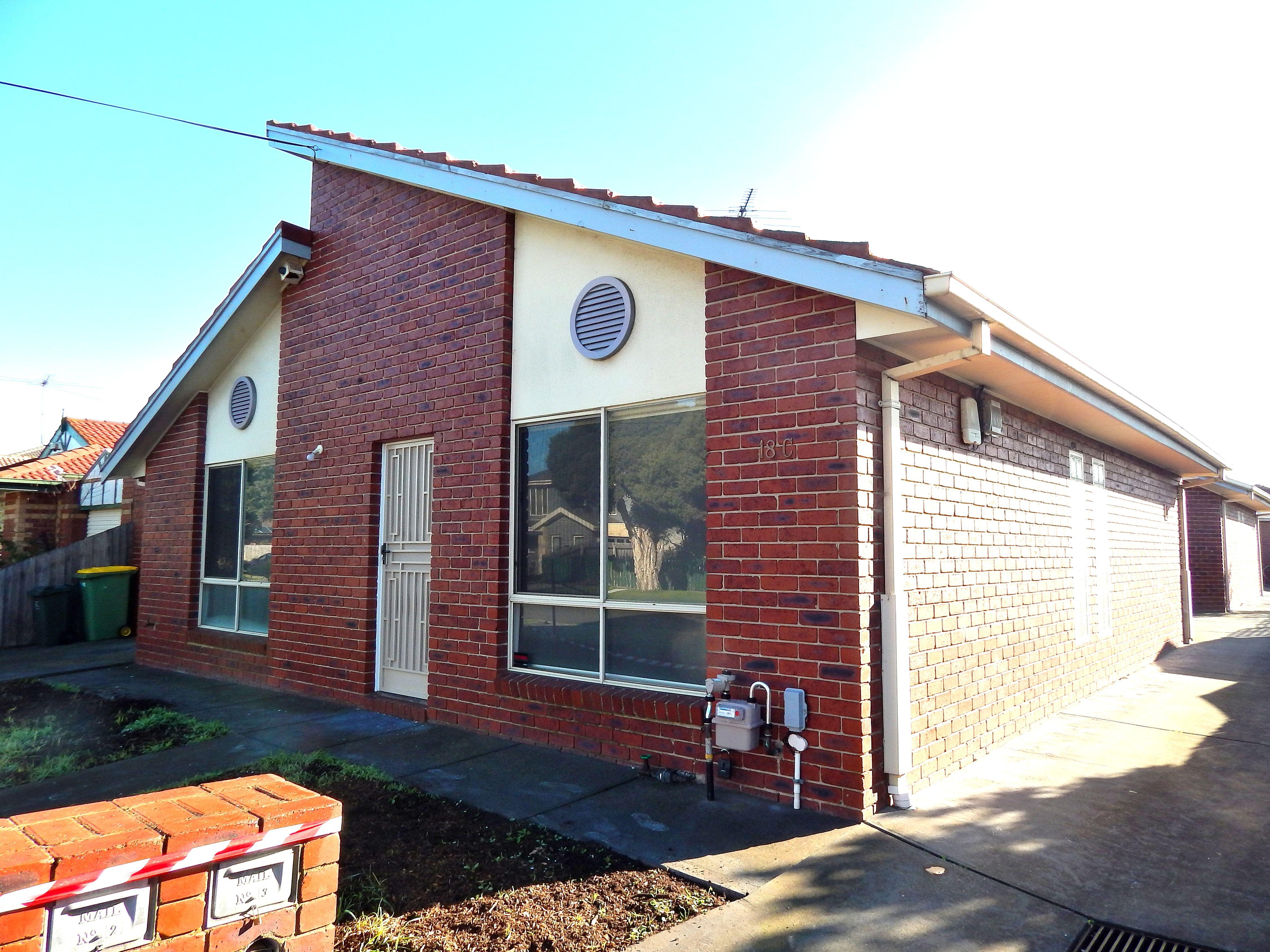 Prop-GPT: Unit: VIC Reservoir, VIC 3073 Bright, Spacious and Comfortable!