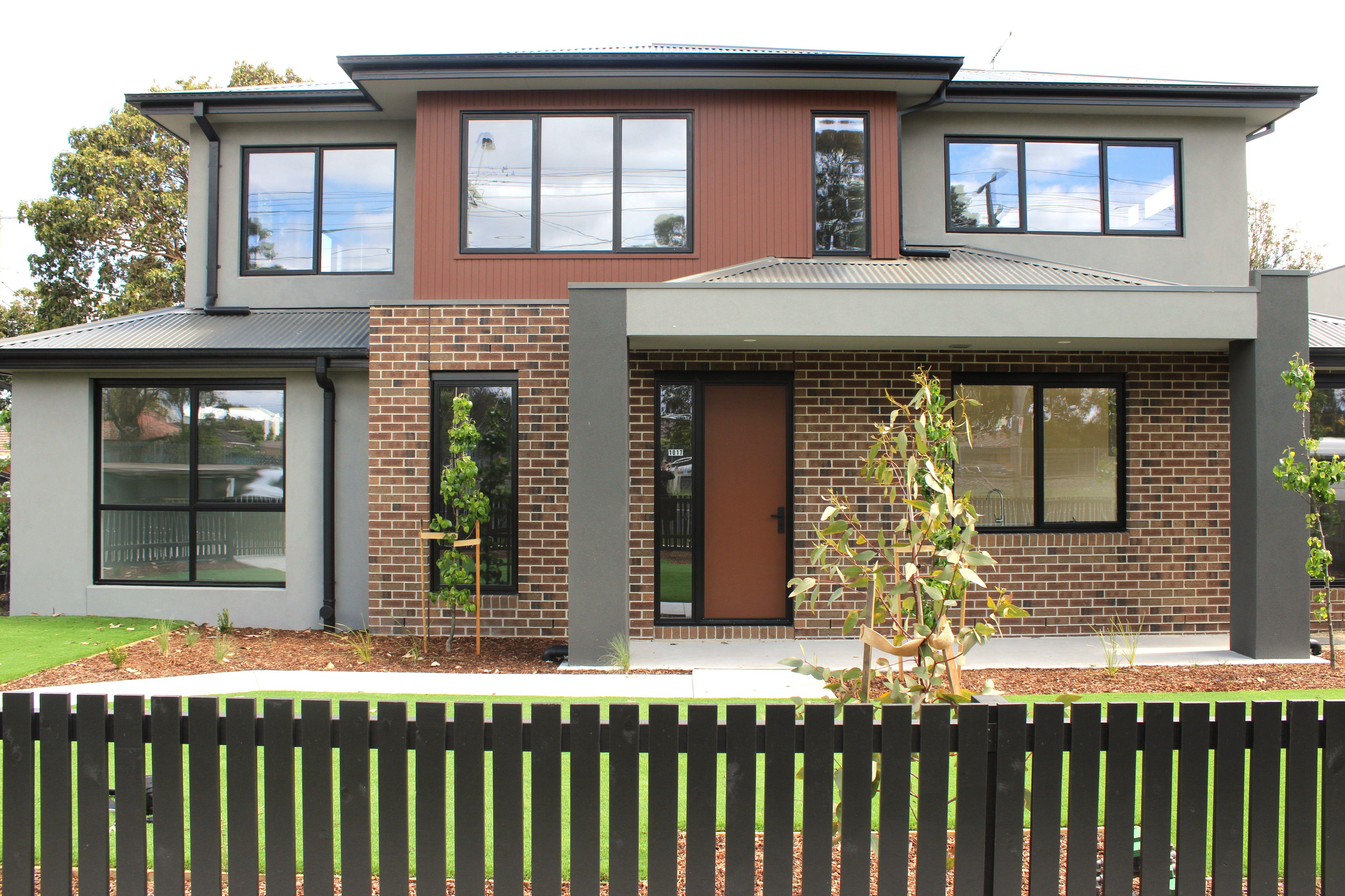 Prop-GPT: Townhouse: VIC Reservoir, VIC 3073 Modern Luxury in the Heart of Reservoir!