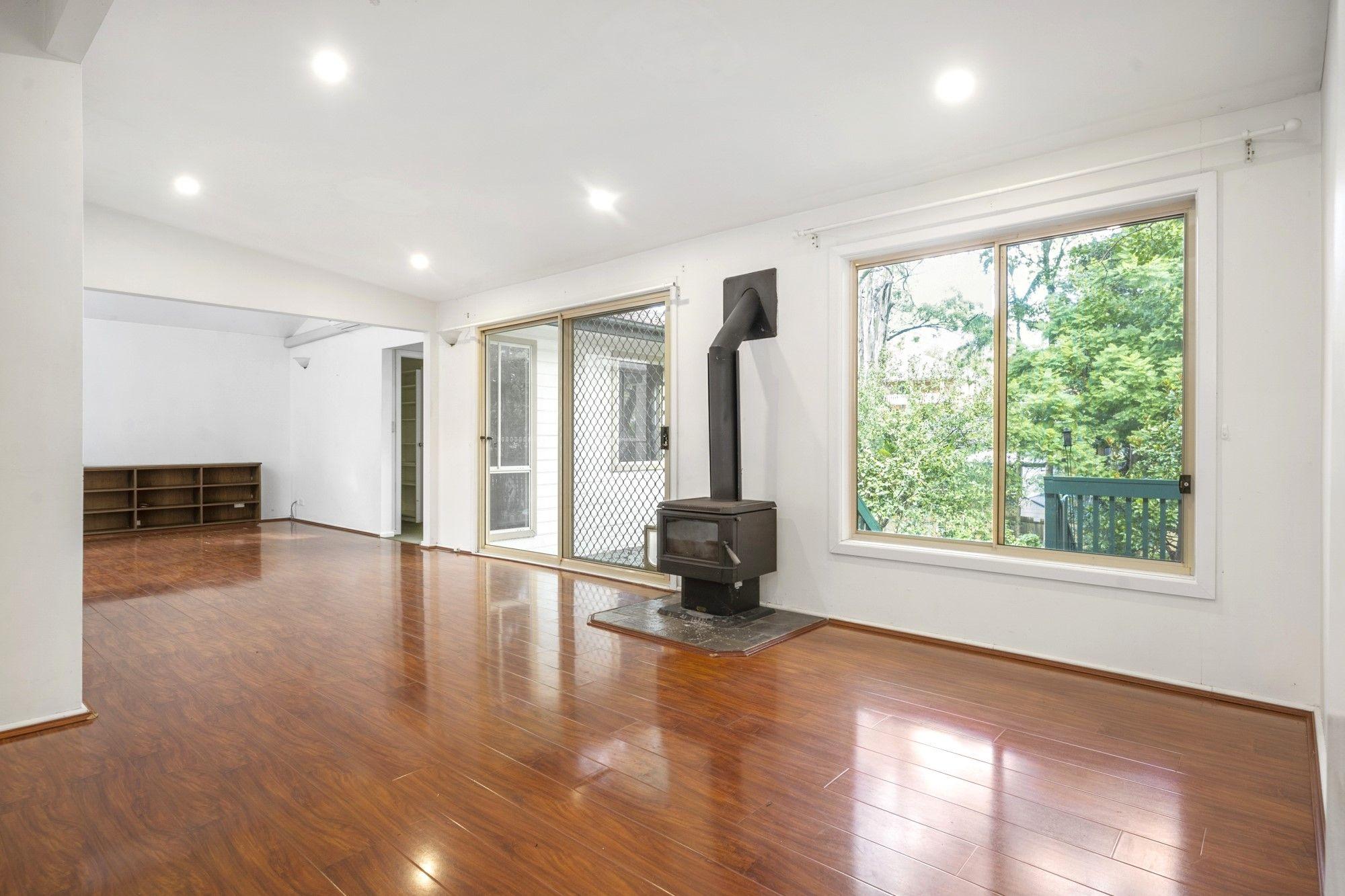 Prop-GPT: House: NSW North Wahroonga, NSW 2076 Exceptional 5-Bedroom Residence Offering Space and Comfort