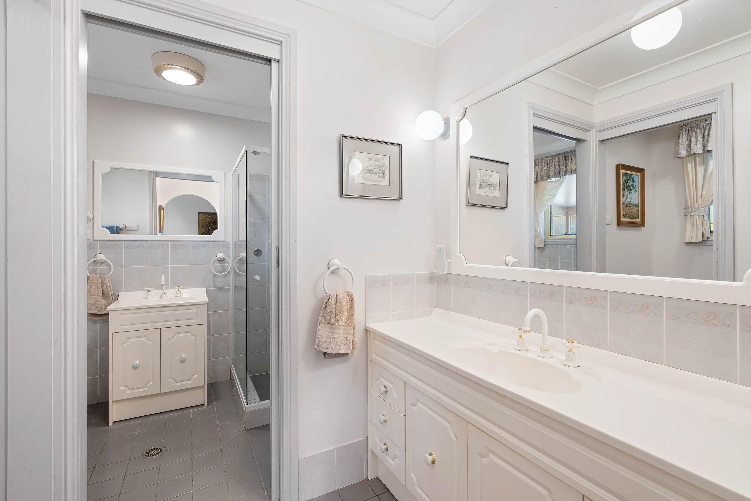 25 Acres of Country Lifestyle Living