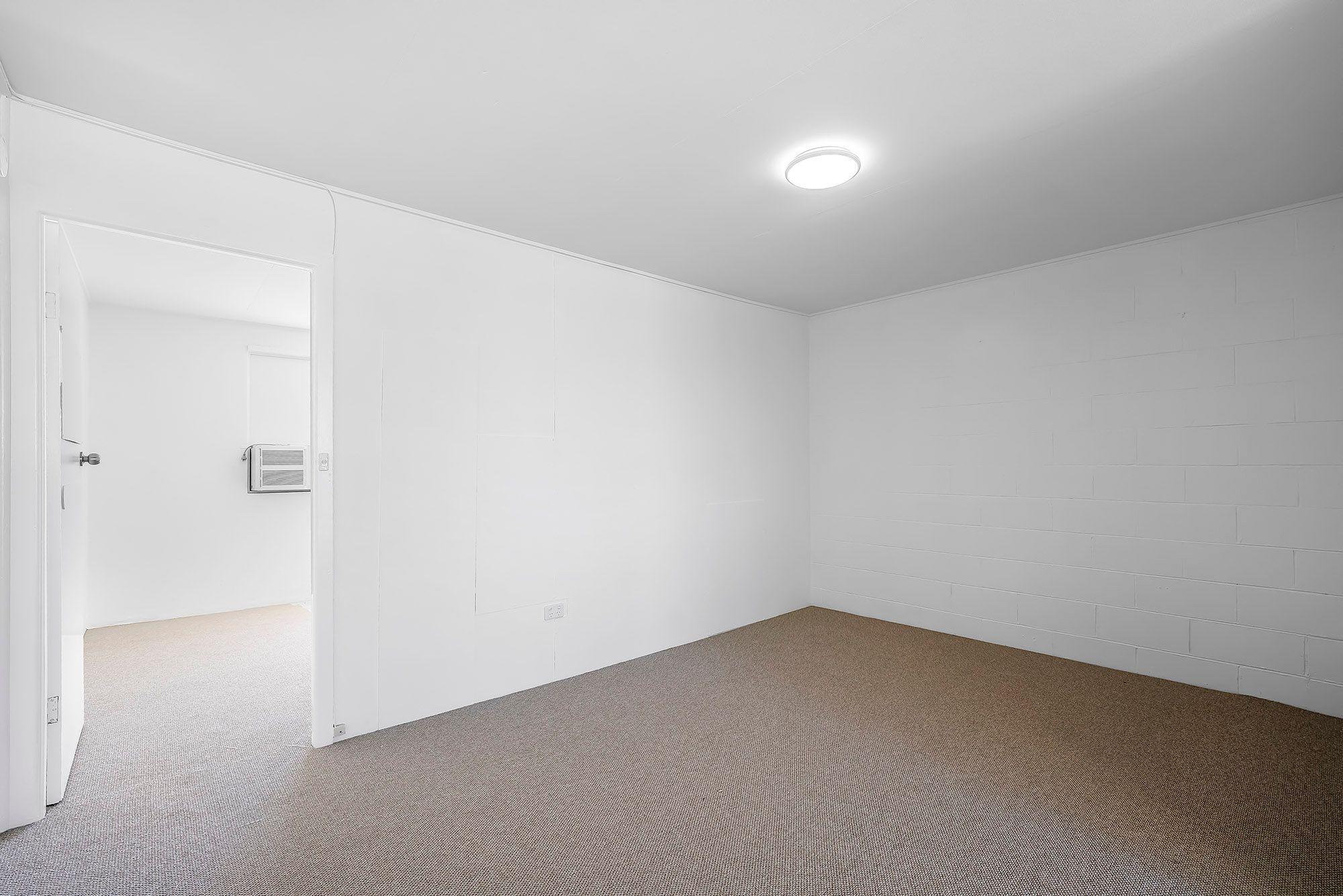 ONE BEDROOM UNIT IN THE HEART OF COOLY