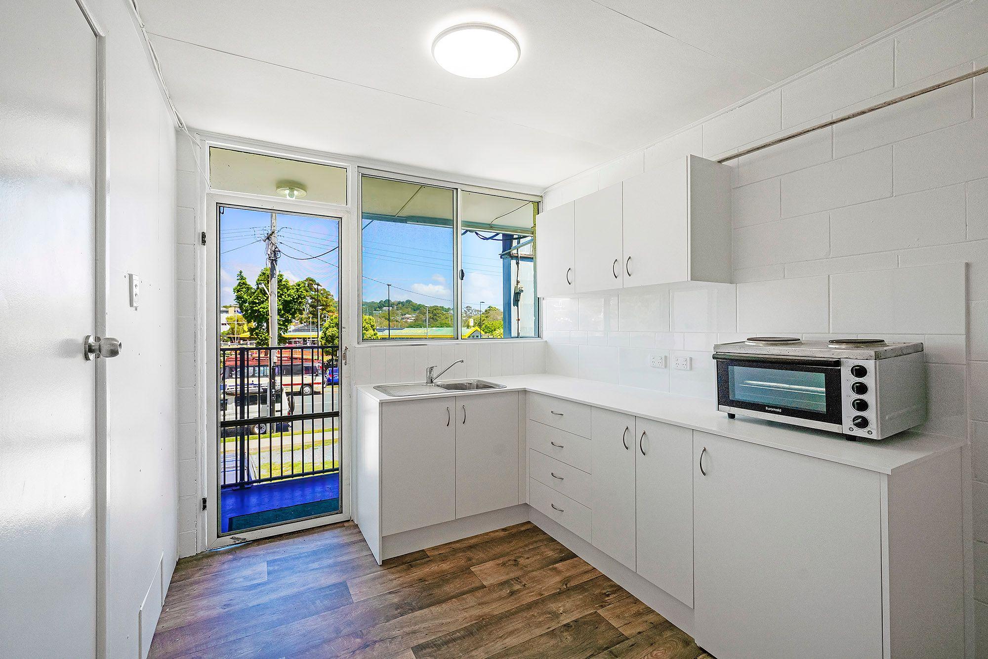 ONE BEDROOM UNIT IN THE HEART OF COOLY