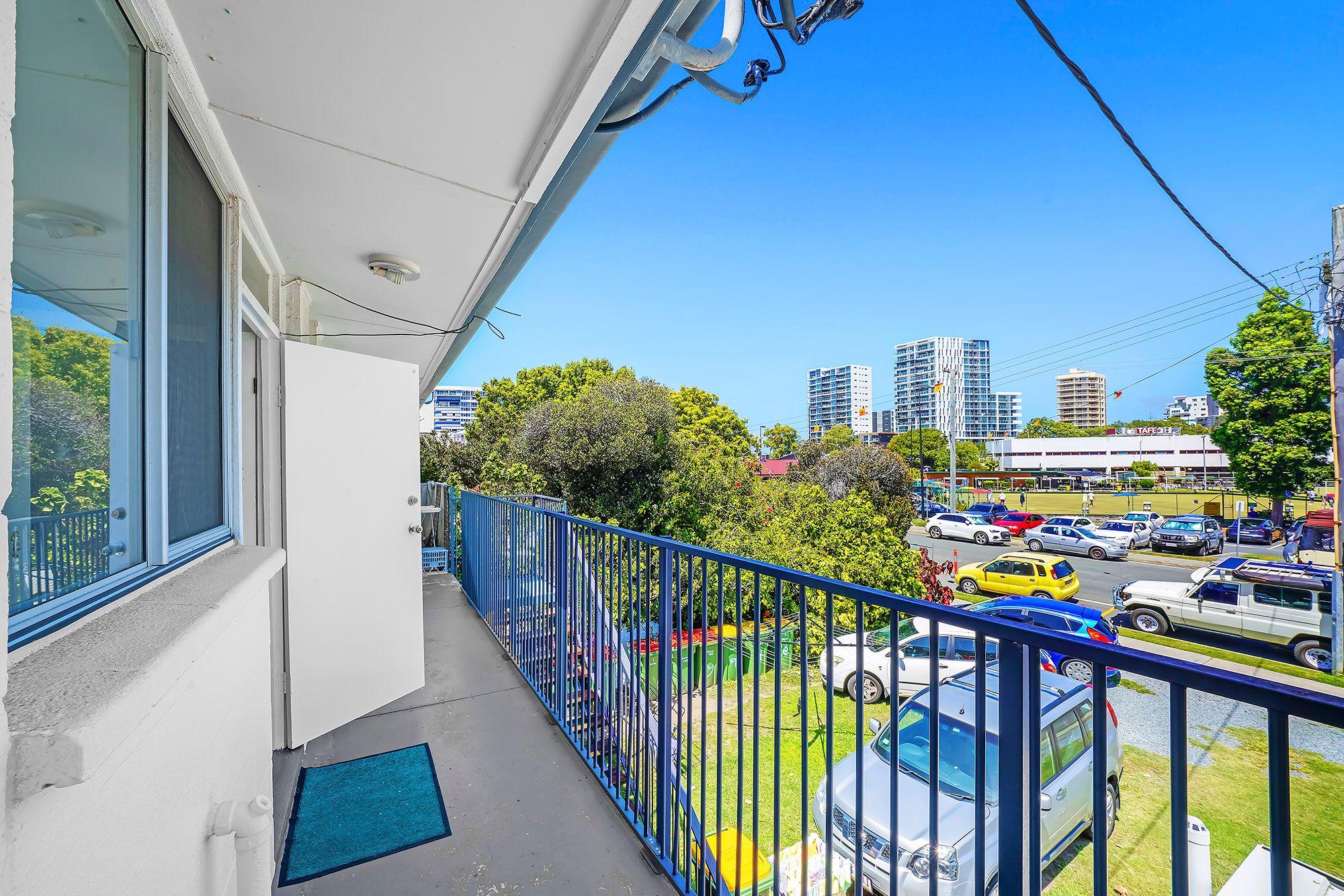 ONE BEDROOM UNIT IN THE HEART OF COOLY