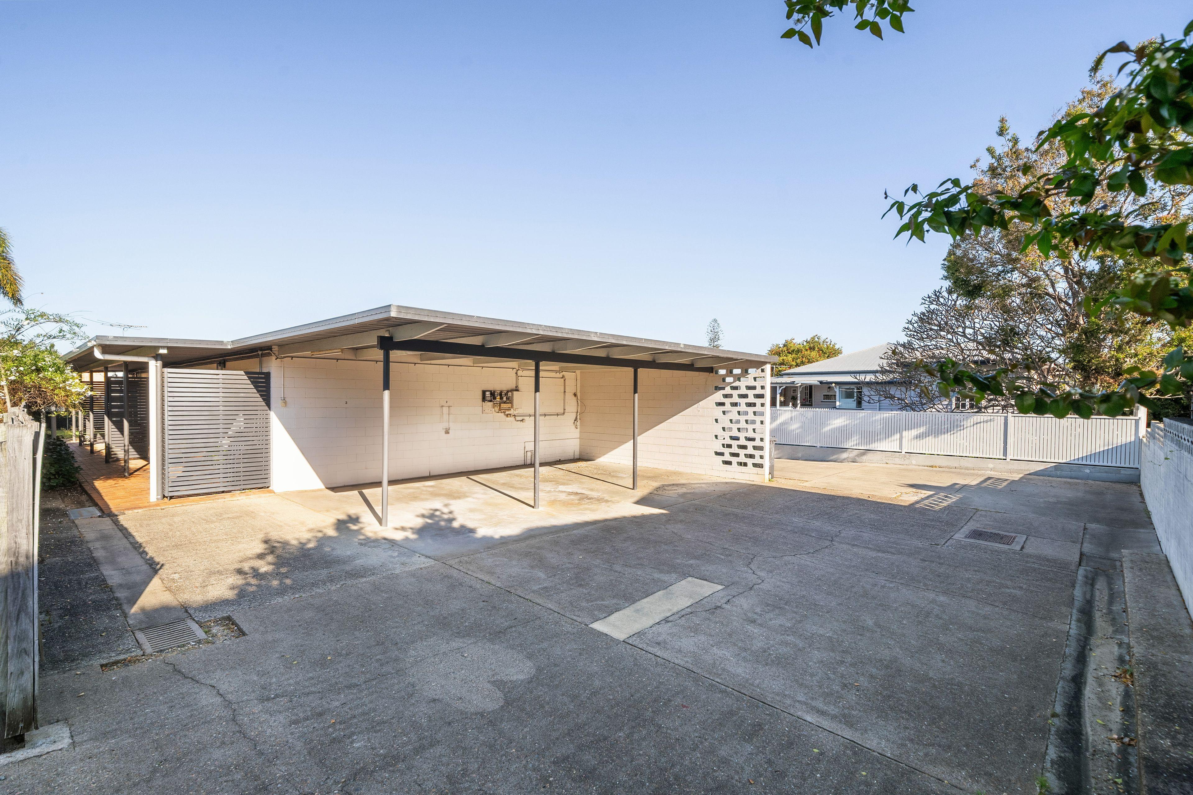 Prop-GPT: Unit: QLD Kedron, QLD 4031 Centrally Located Unit!