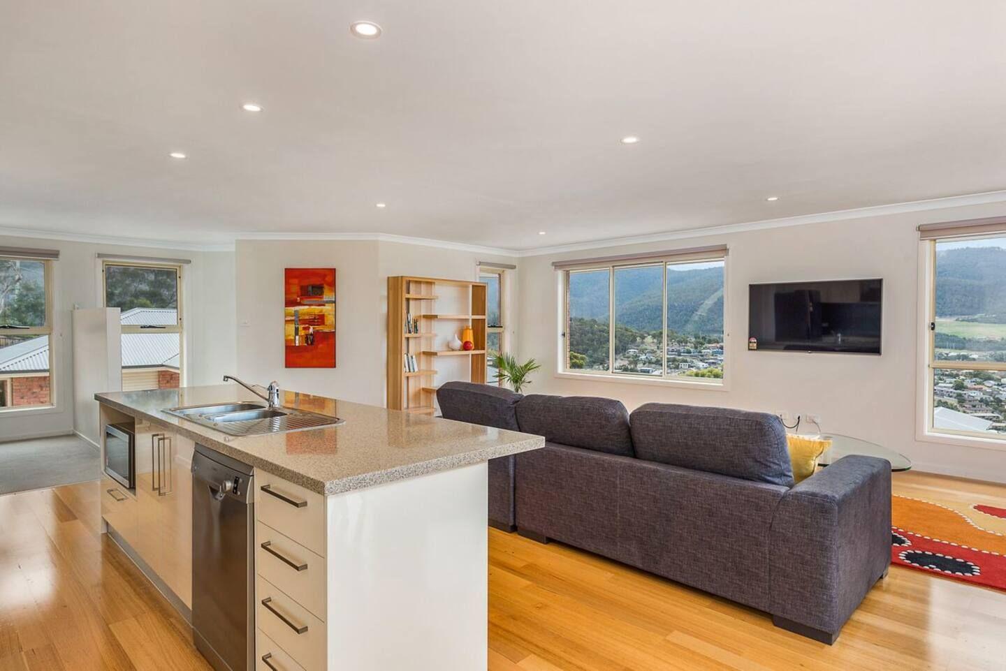 1/3 Mayhill Court, WEST MOONAH, TAS 7009 - House for Rent - harcourts.net