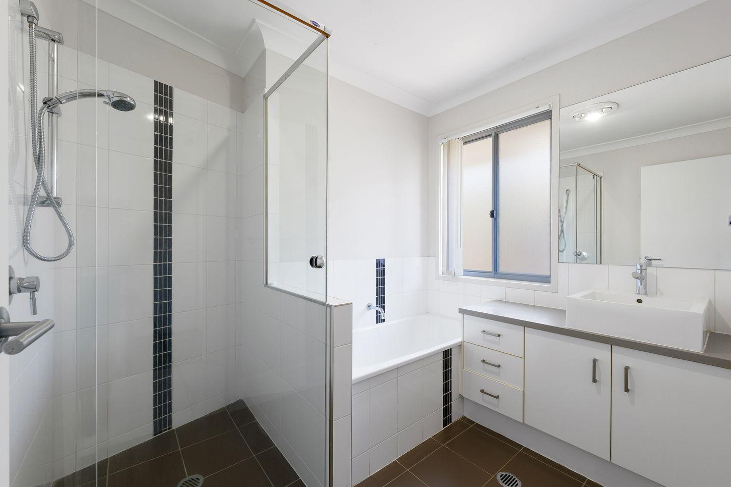 35 Berrimilla Street, MANLY WEST, QLD 4179 - House for Rent - harcourts.net