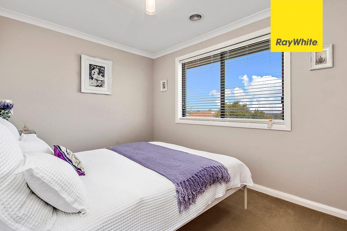 Luxurious Home In Sought After Suburb- Only avaliable for 6 month lease