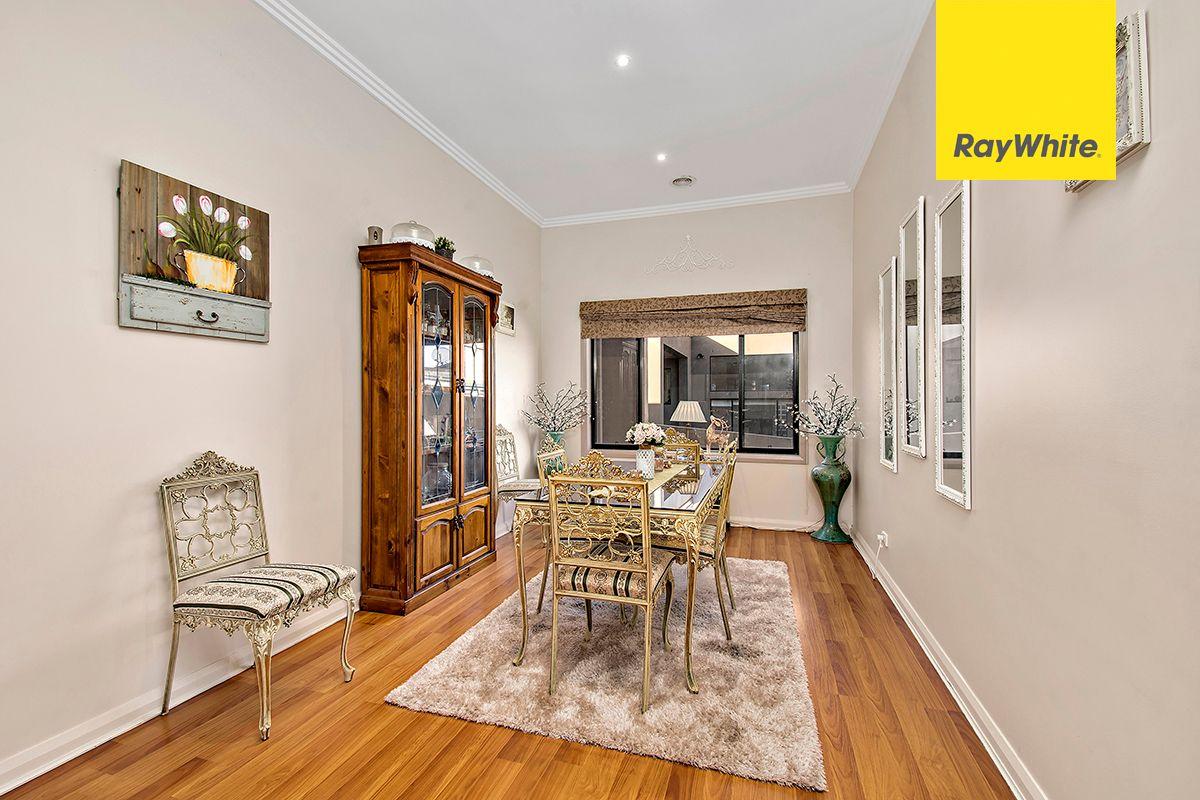 Luxurious Home In Sought After Suburb- Only avaliable for 6 month lease