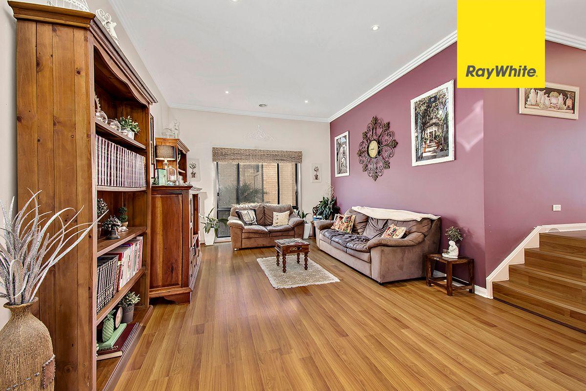 Luxurious Home In Sought After Suburb- Only avaliable for 6 month lease