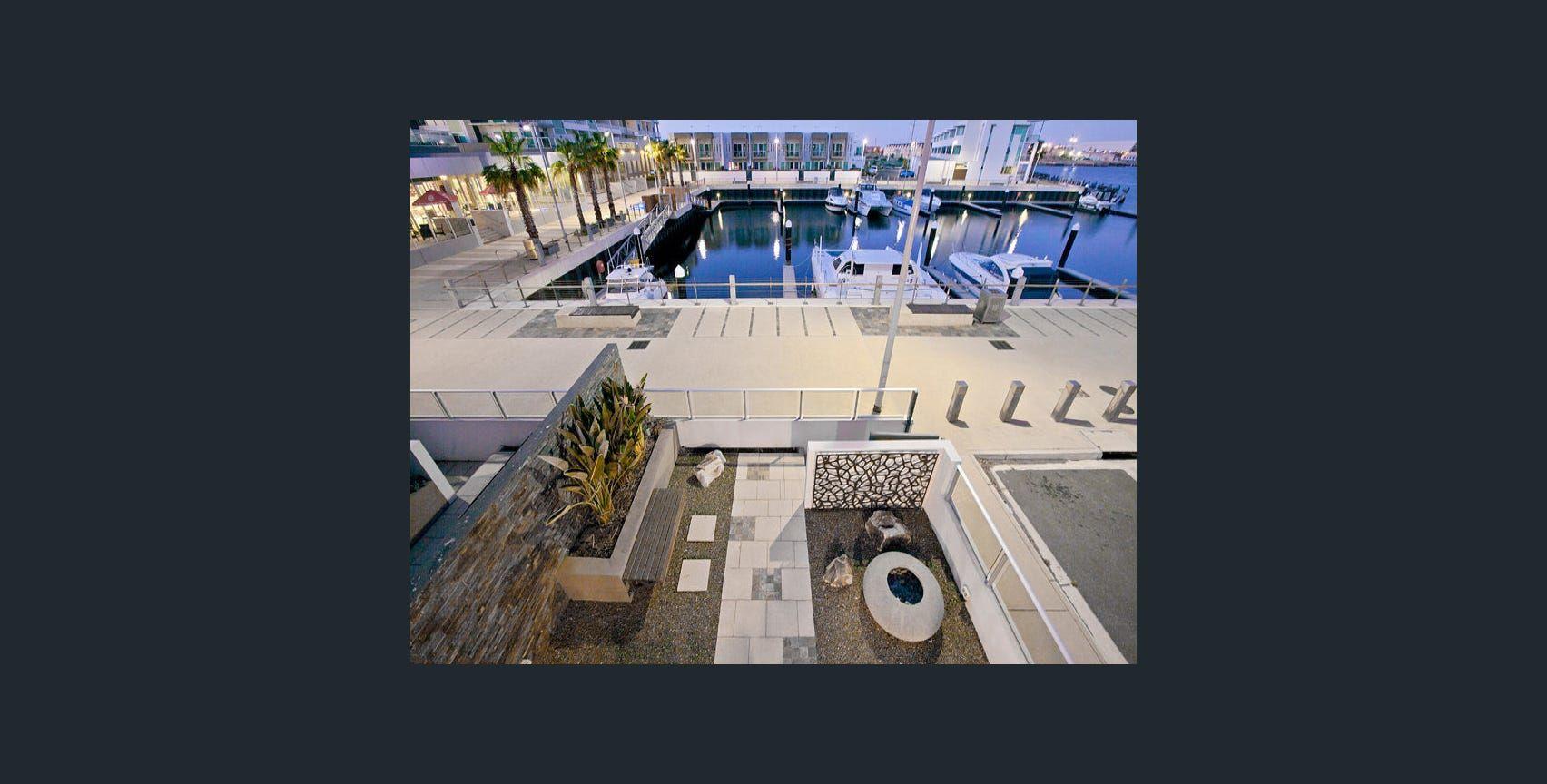 BE CAPTURED BY THIS 3 STOREY TOWNHOUSE WITH MILLION DOLLAR VIEWS (Please register for open inspection as occupied)