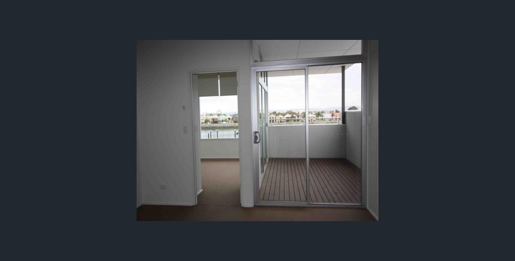 BE CAPTURED BY THIS 3 STOREY TOWNHOUSE WITH MILLION DOLLAR VIEWS (Please register for open inspection as occupied)