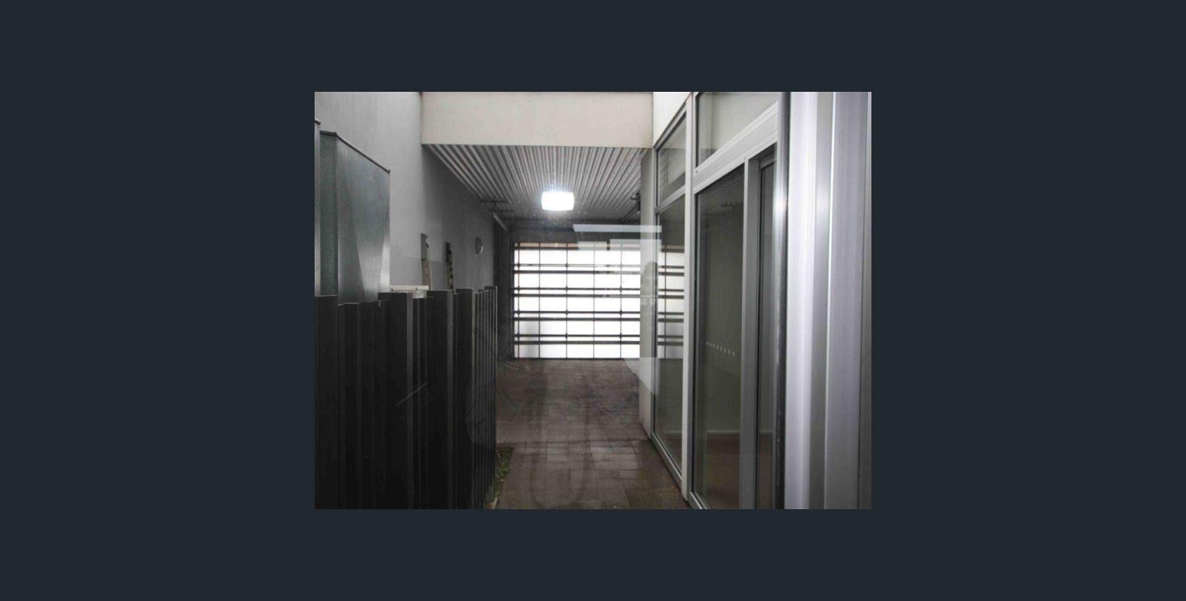 BE CAPTURED BY THIS 3 STOREY TOWNHOUSE WITH MILLION DOLLAR VIEWS (Please register for open inspection as occupied)