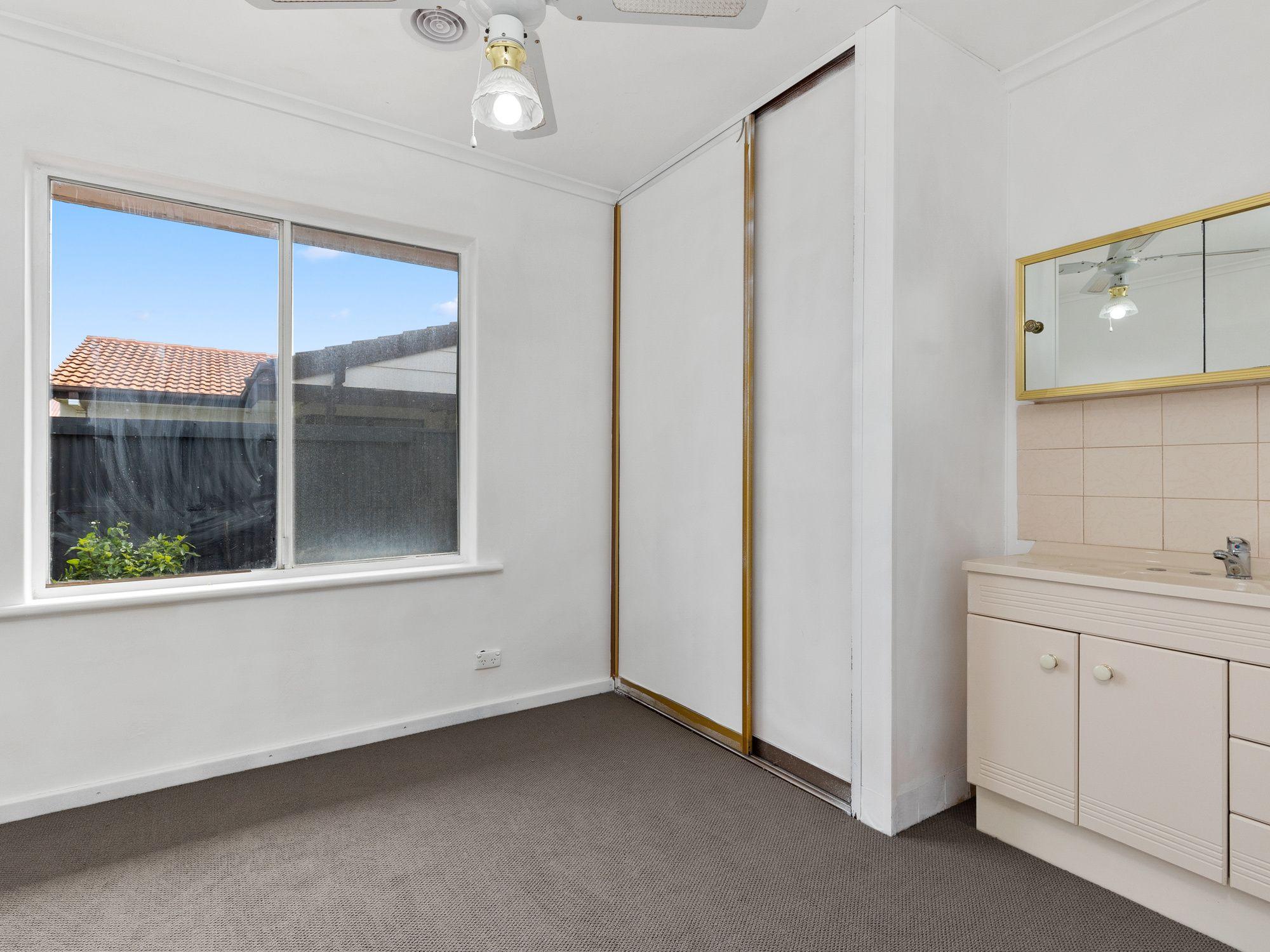 BEACHSIDE LIFESTYLE!