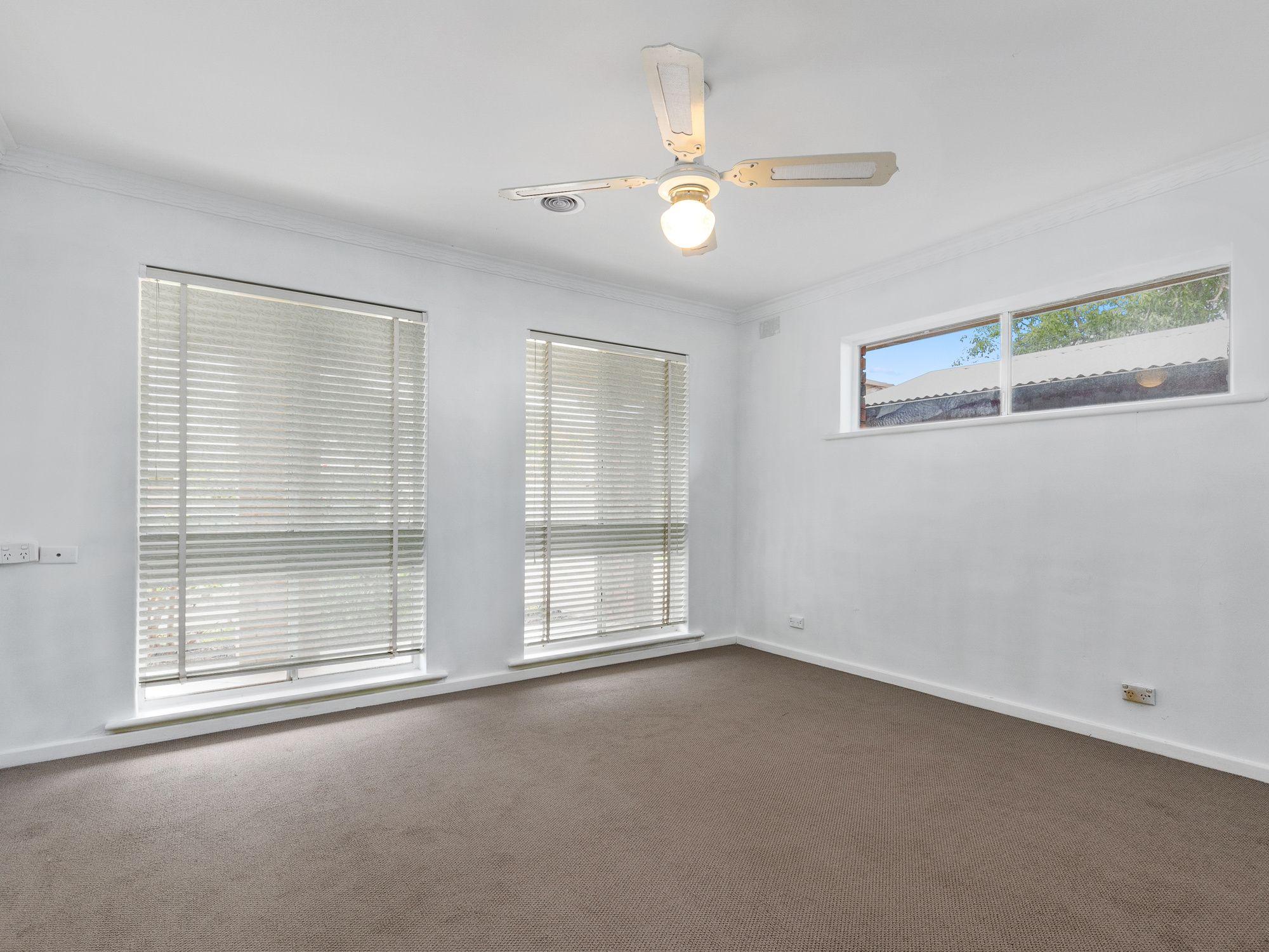 BEACHSIDE LIFESTYLE!