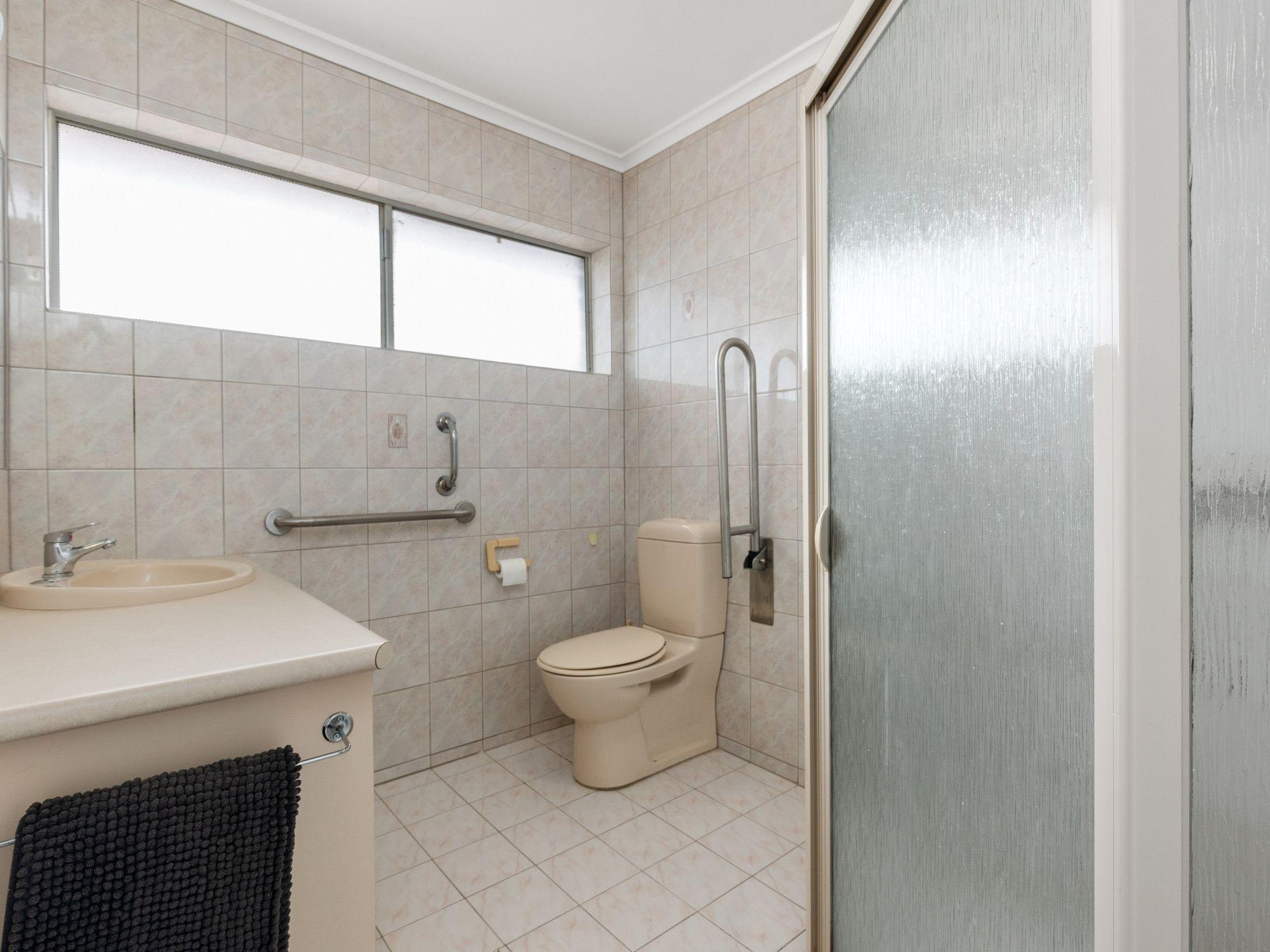 BEACHSIDE LIFESTYLE!