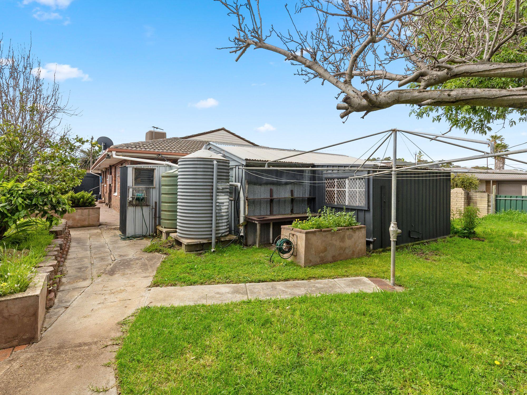 BEACHSIDE LIFESTYLE!