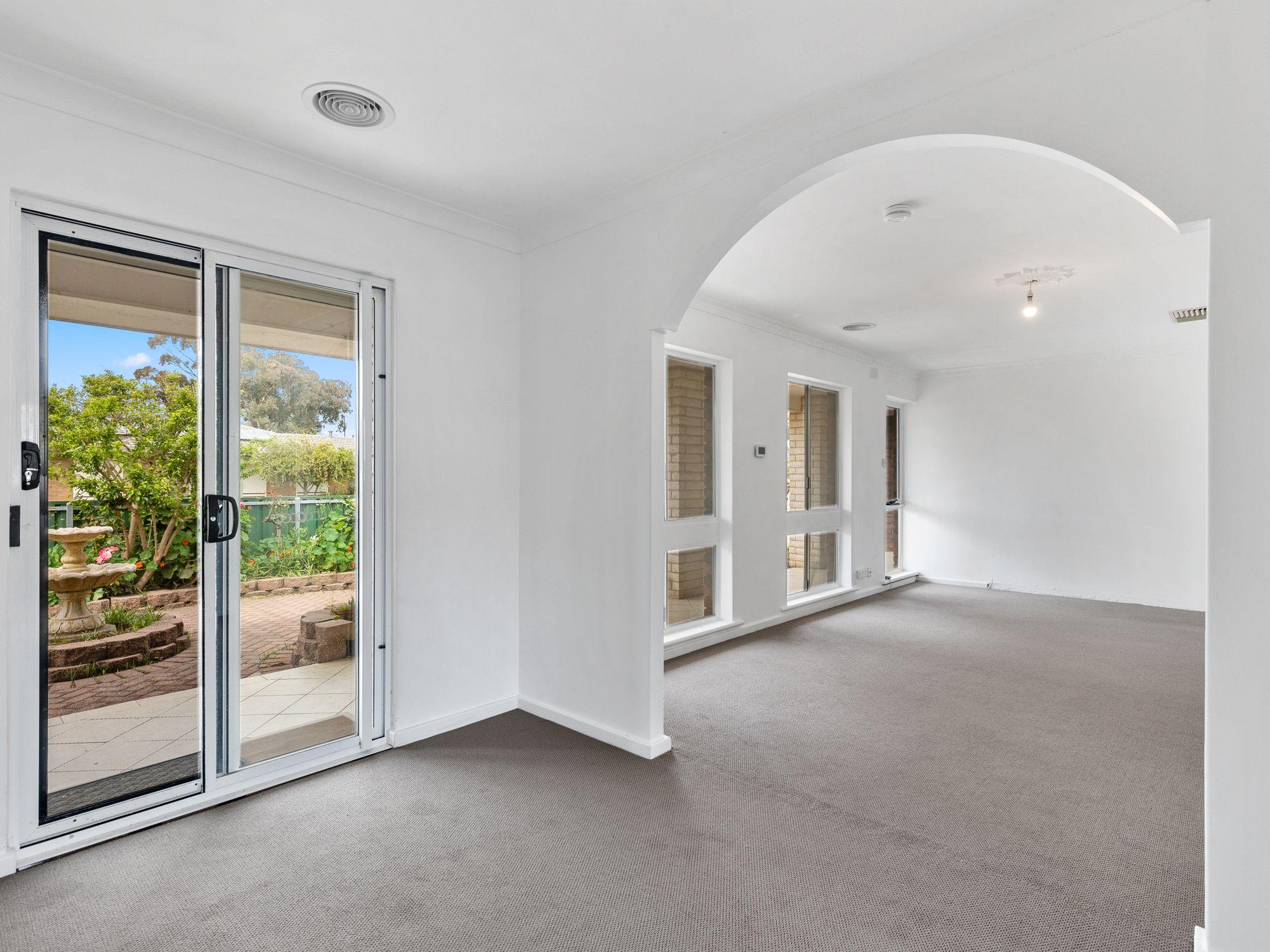 BEACHSIDE LIFESTYLE!